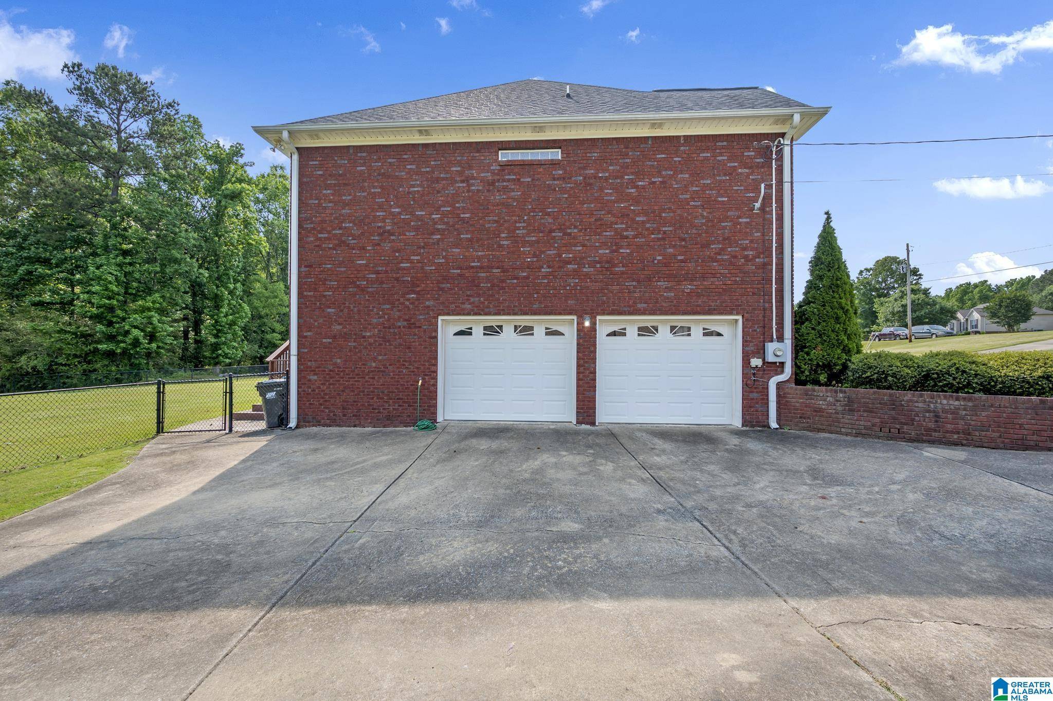 Gardendale, AL 35071,885 DEERBROOK DRIVE