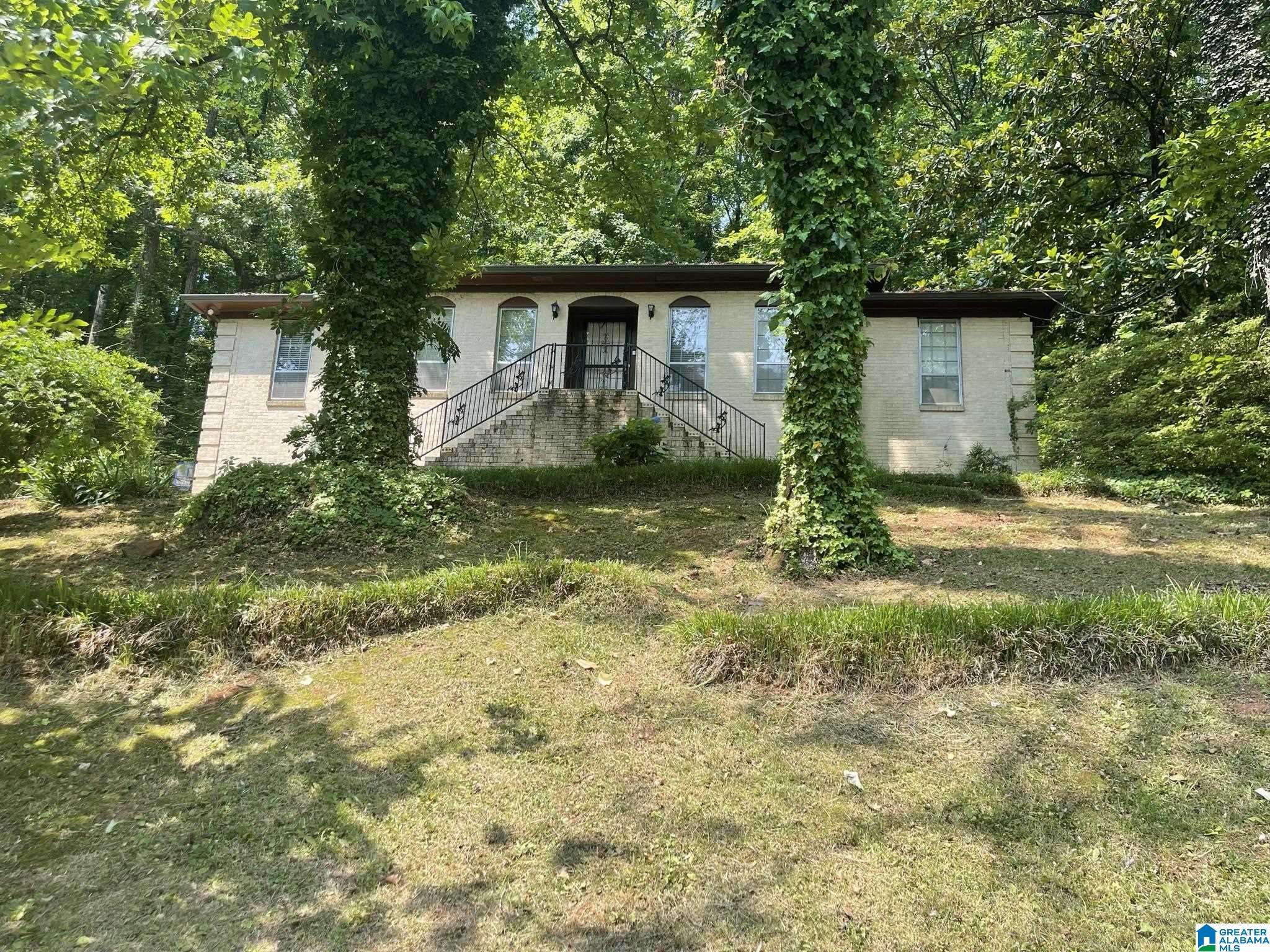 Hueytown, AL 35023,130 LEWIS DRIVE