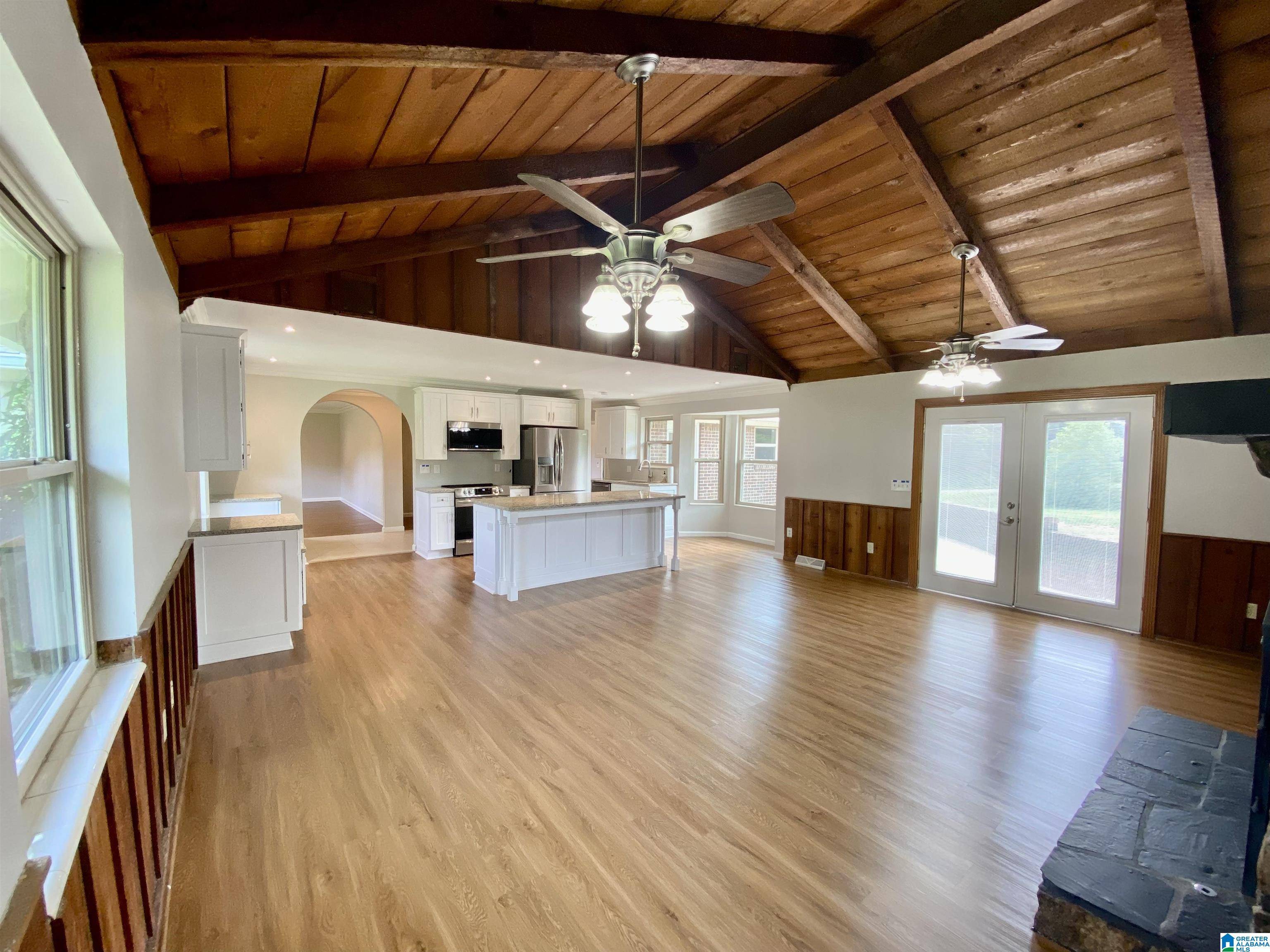 Pleasant Grove, AL 35127,260 5TH AVENUE
