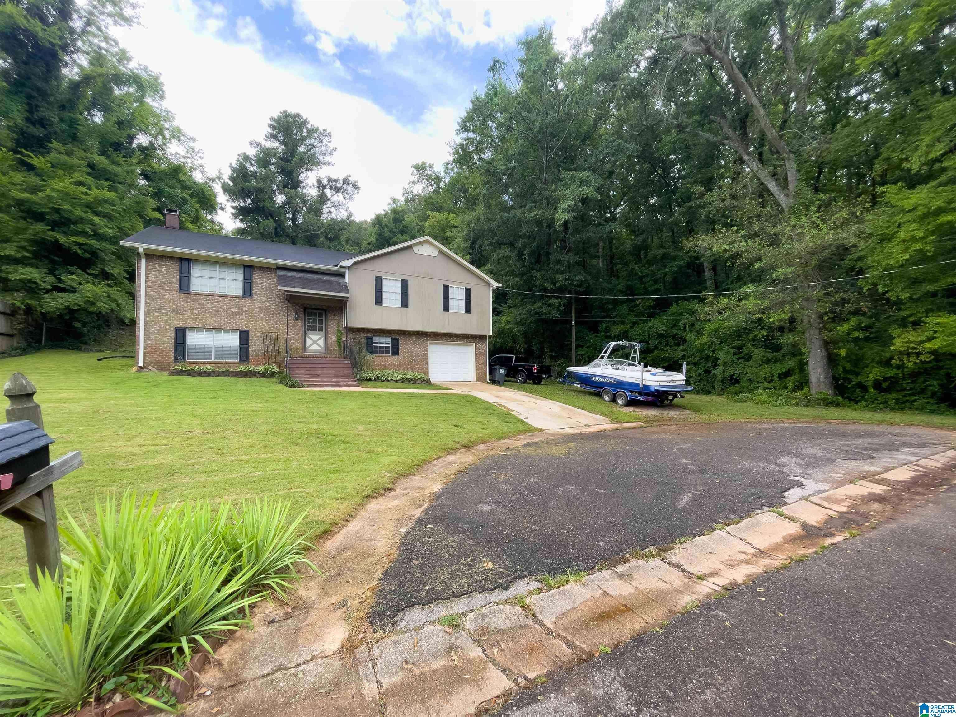 Hueytown, AL 35023,141 STERLING DRIVE