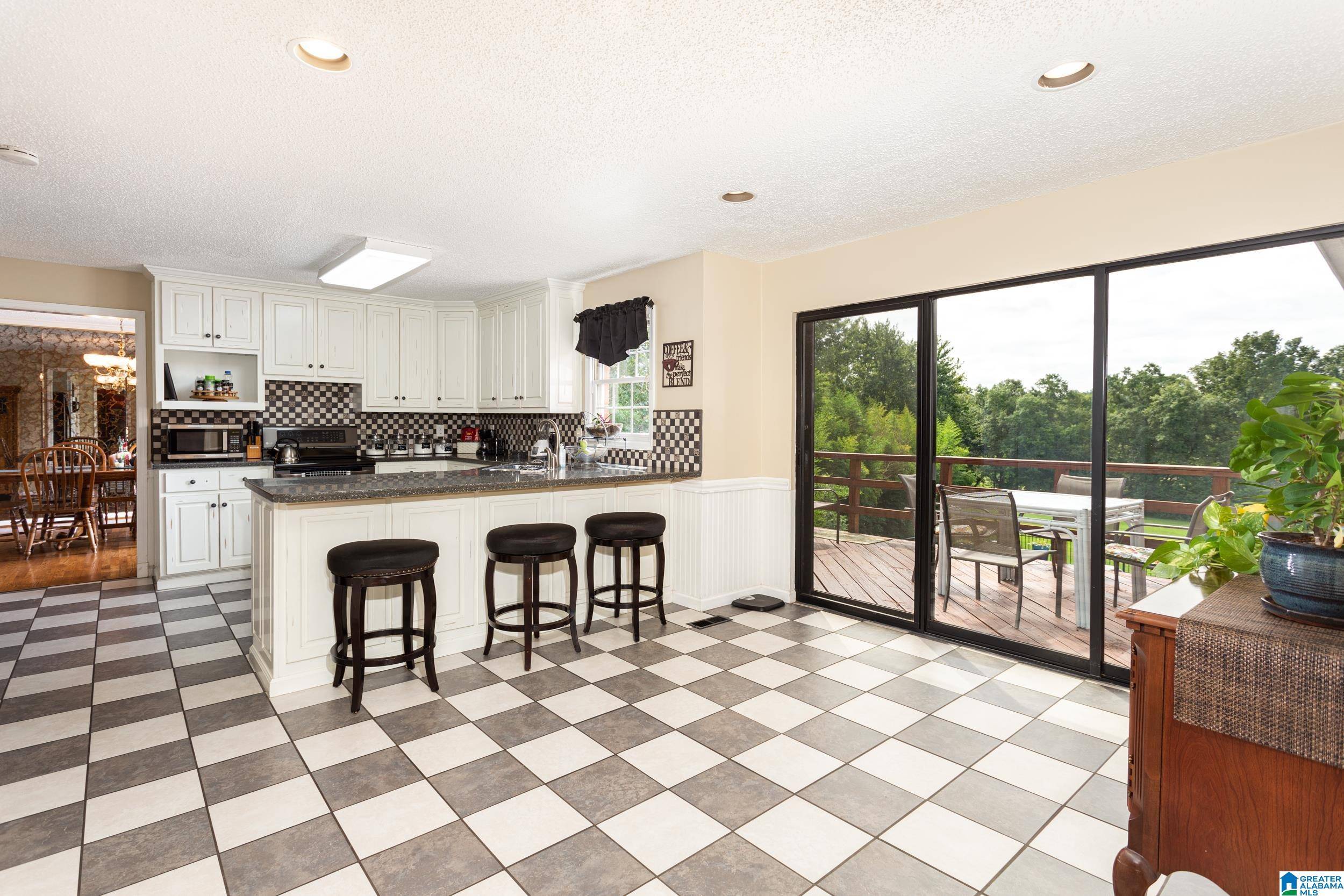 Anniston, AL 36207,371 HILLDALE ROAD