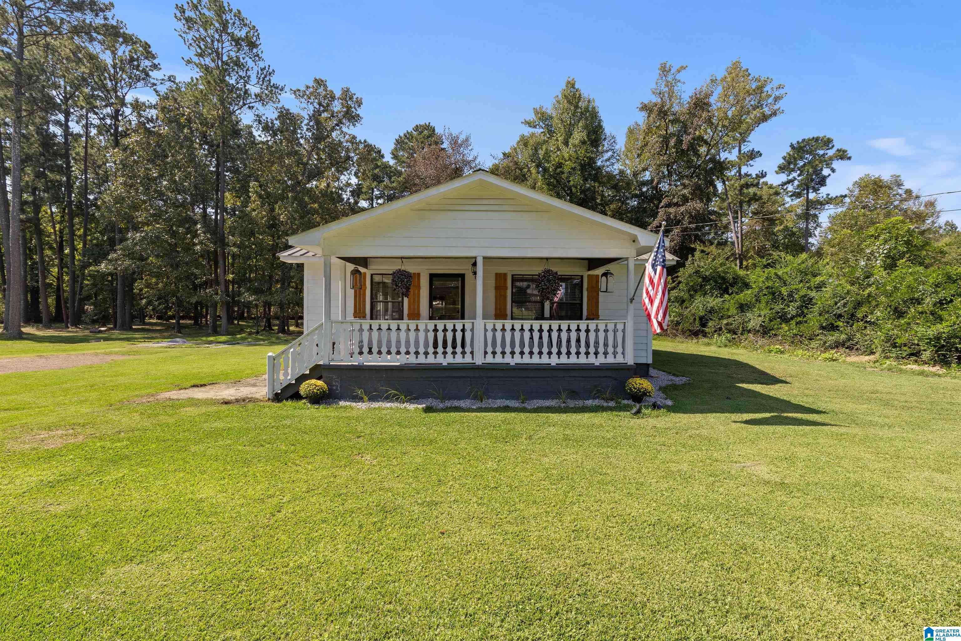 Hueytown, AL 35023,700 PINEWOOD AVENUE