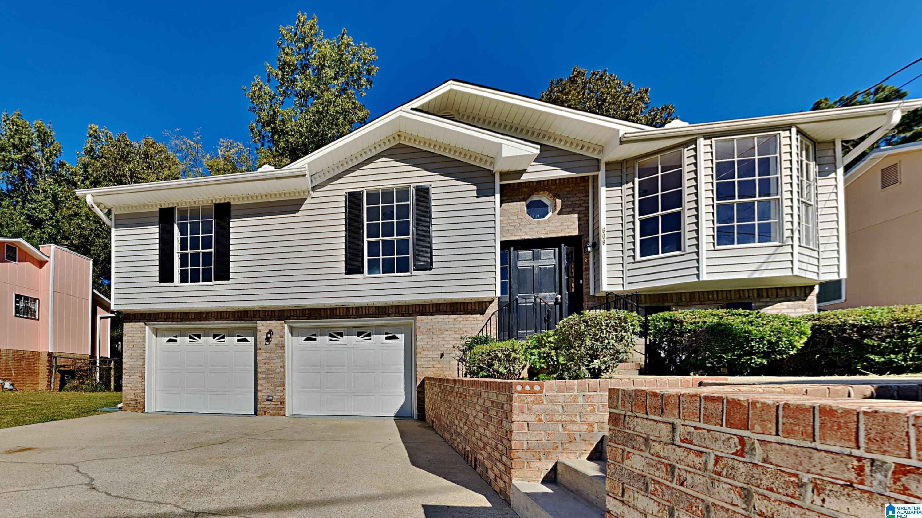 Hueytown, AL 35023,609 MCPHERSON LANE