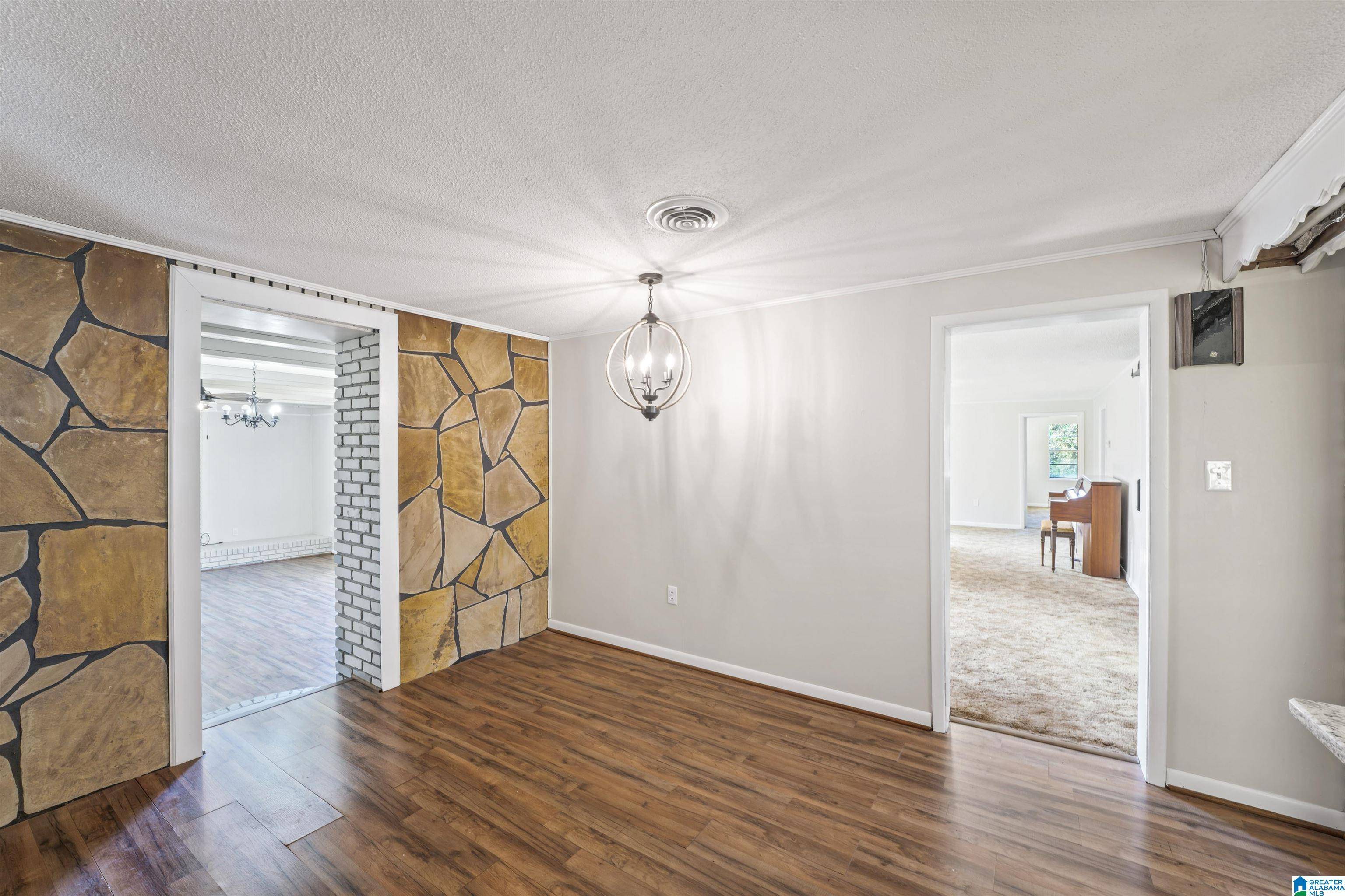 Morris, AL 35116,8409 2ND AVENUE N