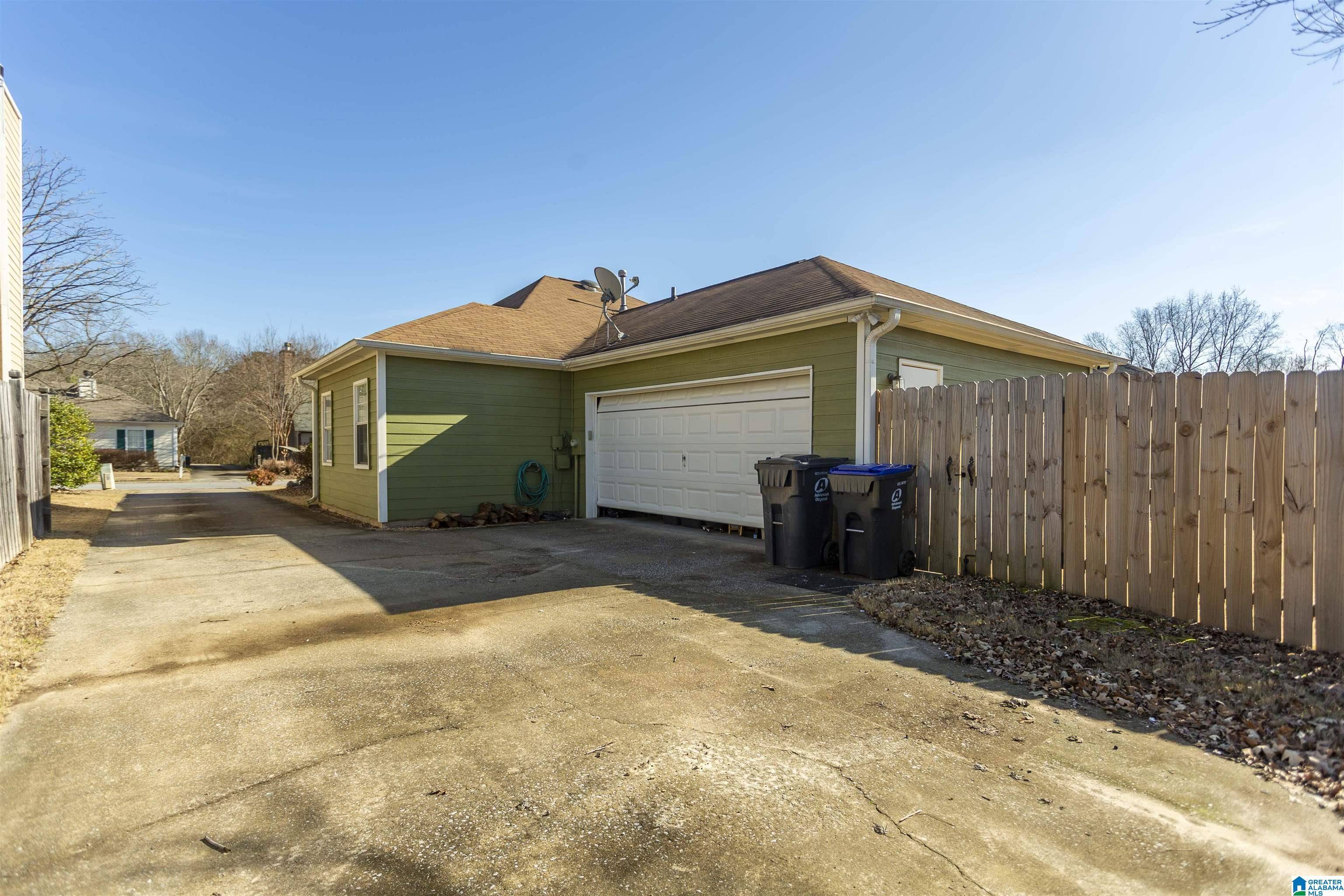 Pelham, AL 35124,412 WALKER WAY