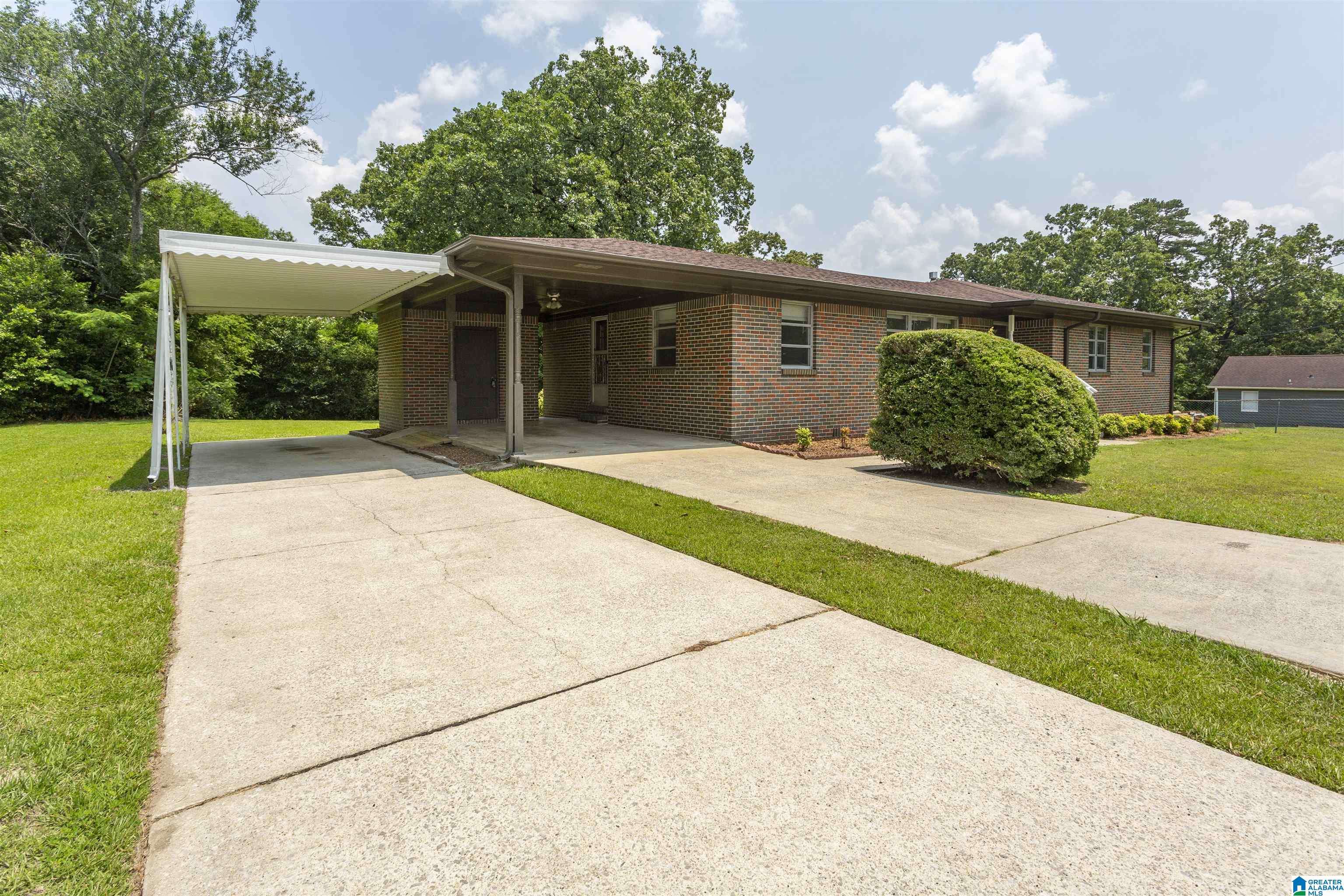 Center Point, AL 35215,2205 1ST STREET NE