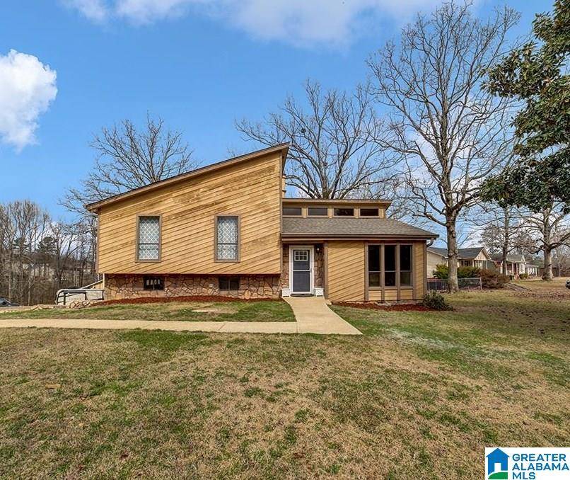 Trussville, AL 35173,127 TWIN LAKES ROAD