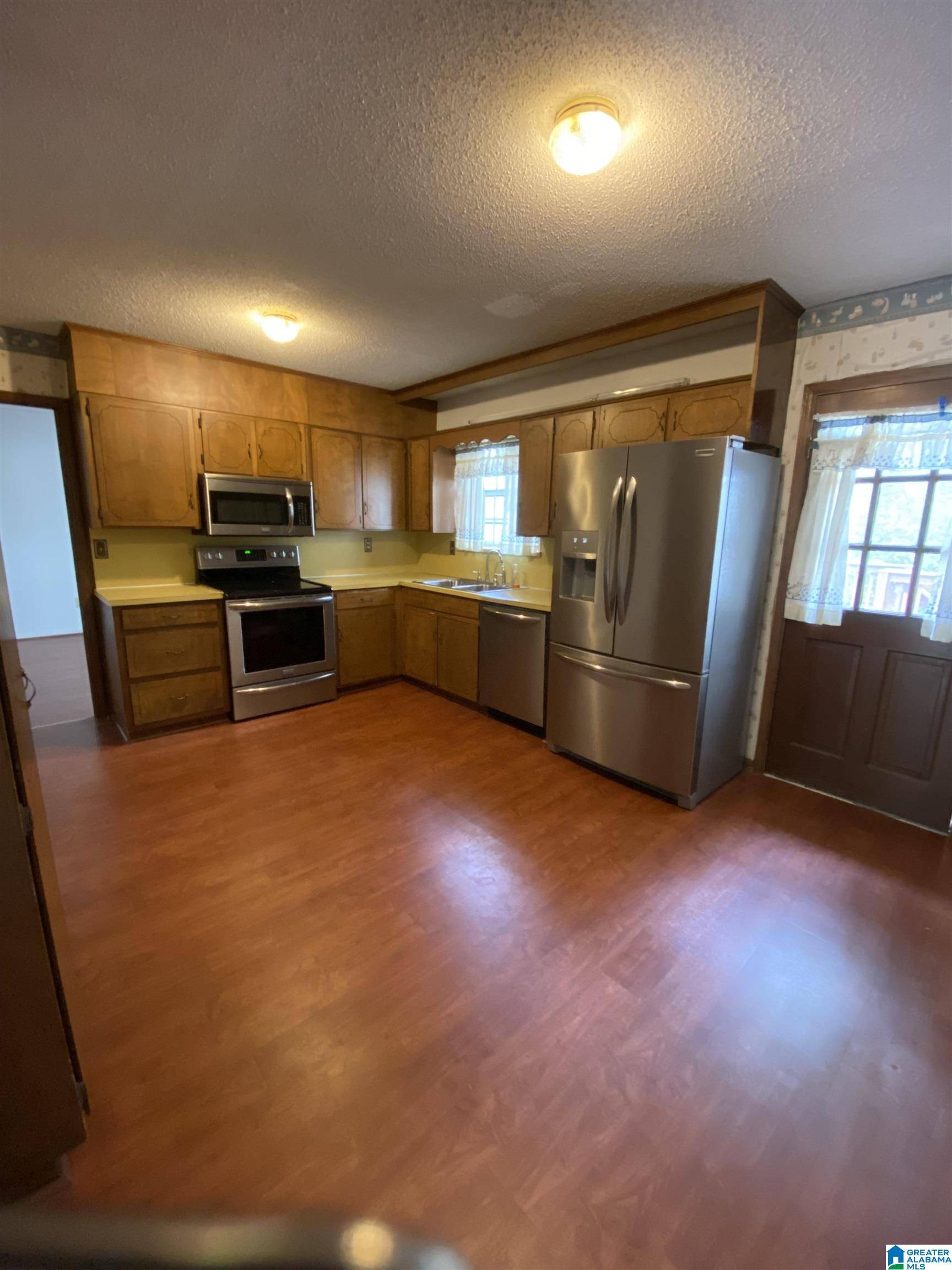 Hoover, AL 35226,2295 WOODCREEK DRIVE