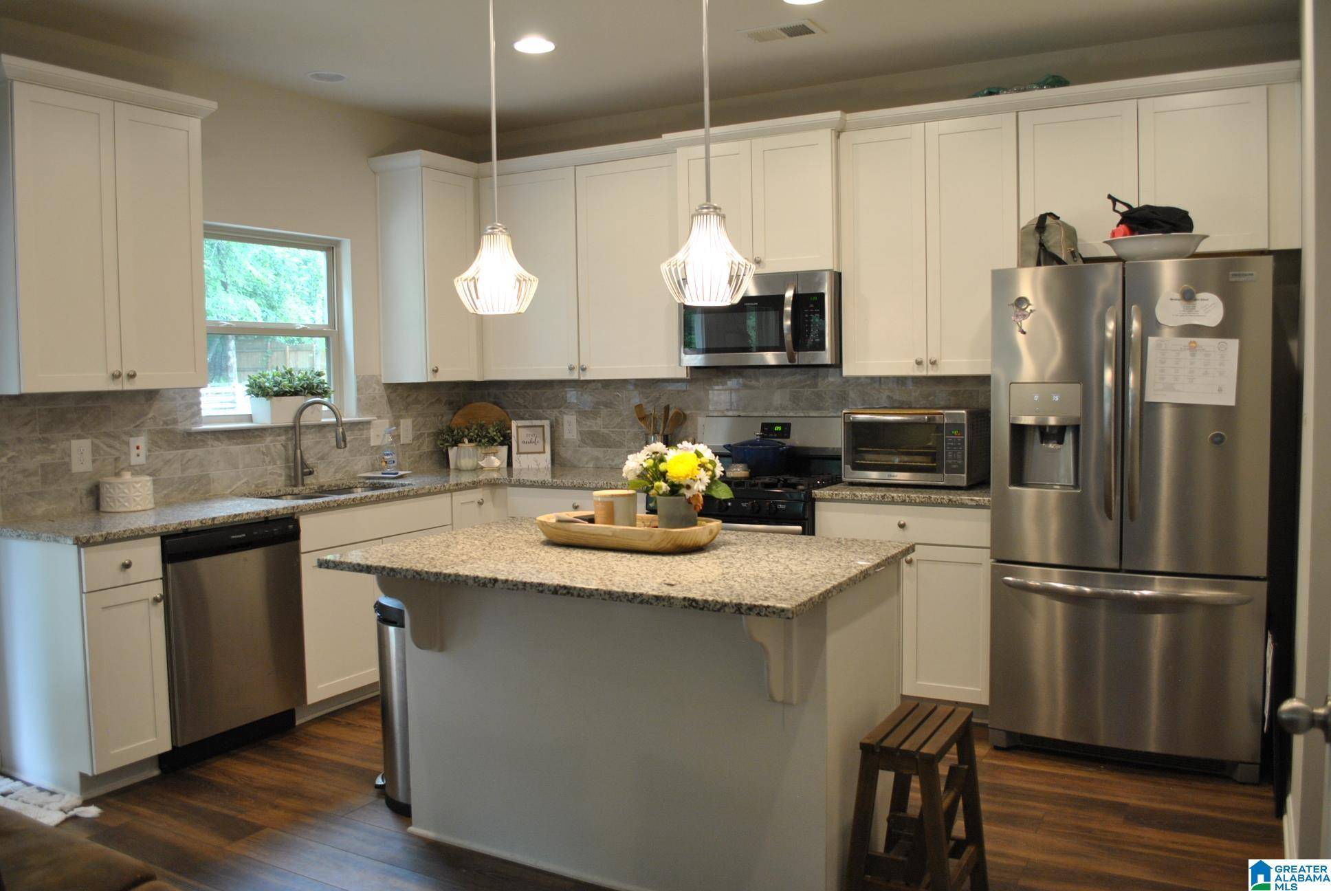 Trussville, AL 35173,190 LAKERIDGE DRIVE