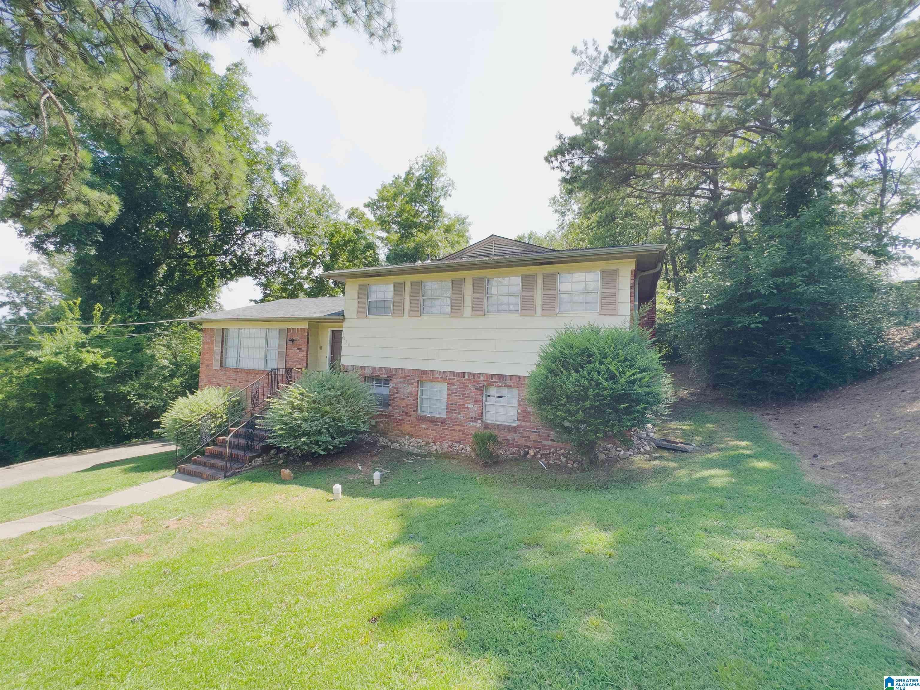Fairfield, AL 35064,120 PINE TREE CIRCLE