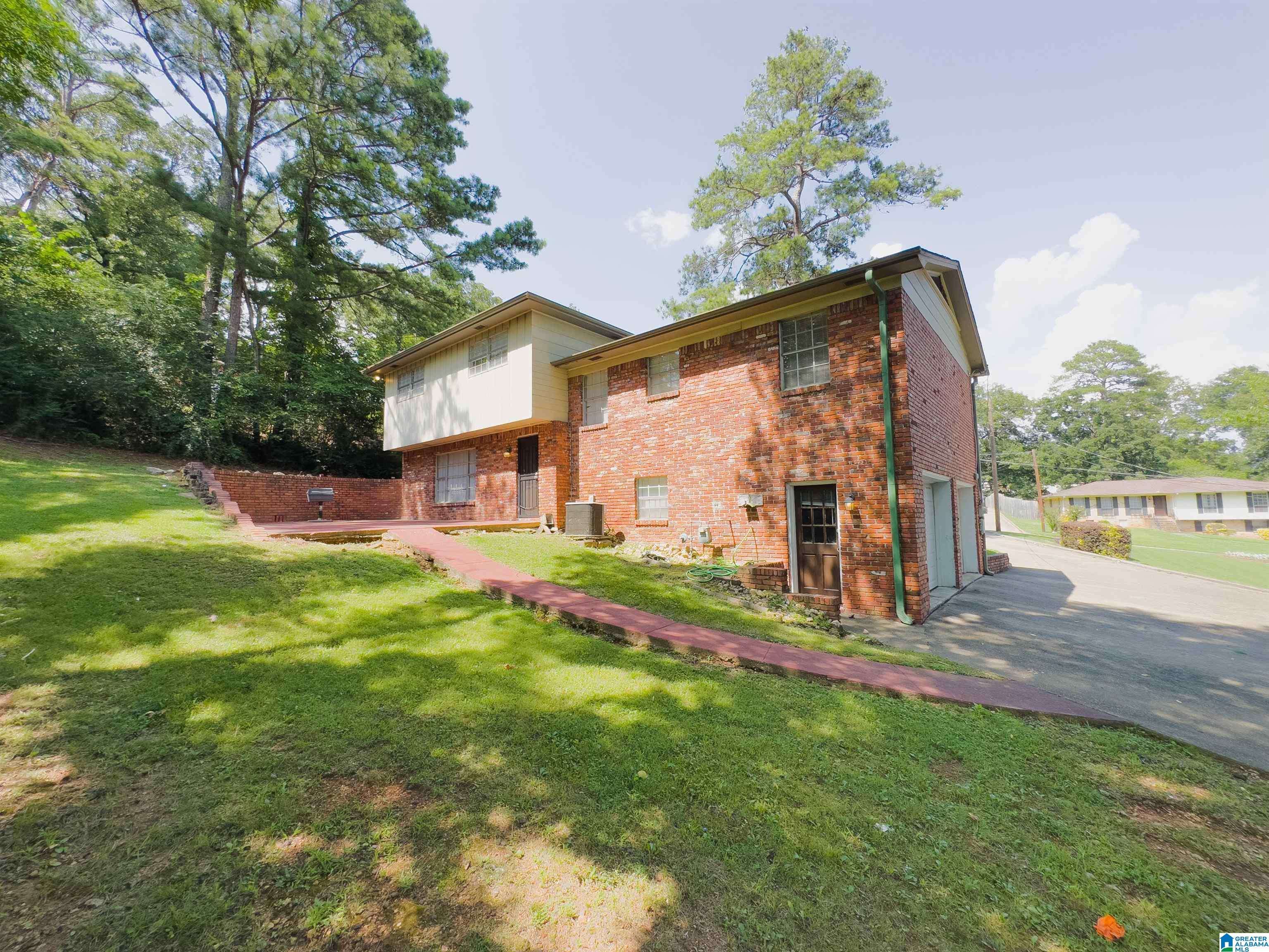 Fairfield, AL 35064,120 PINE TREE CIRCLE