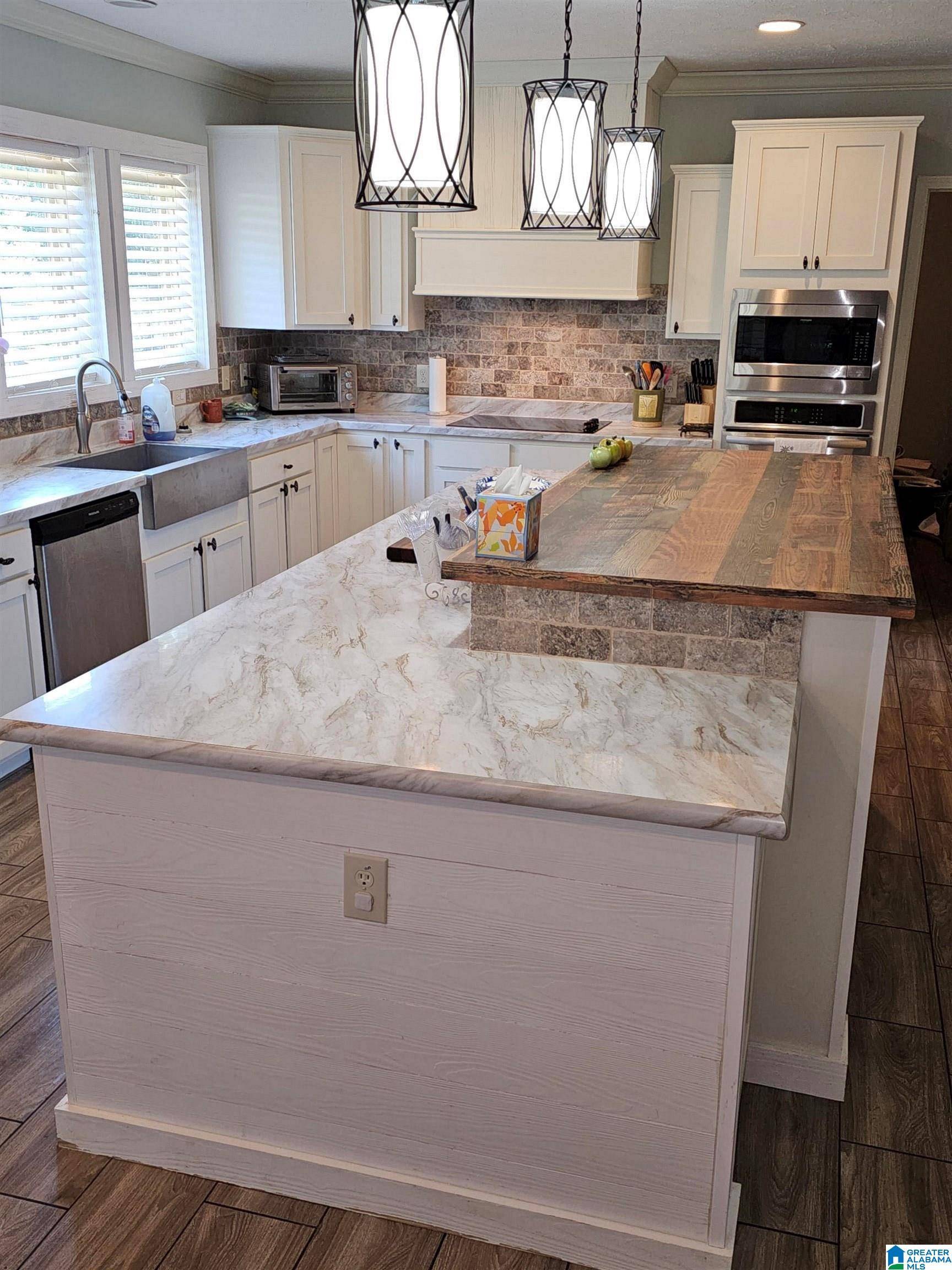 Leeds, AL 35094,111 WILDWOOD TRAIL