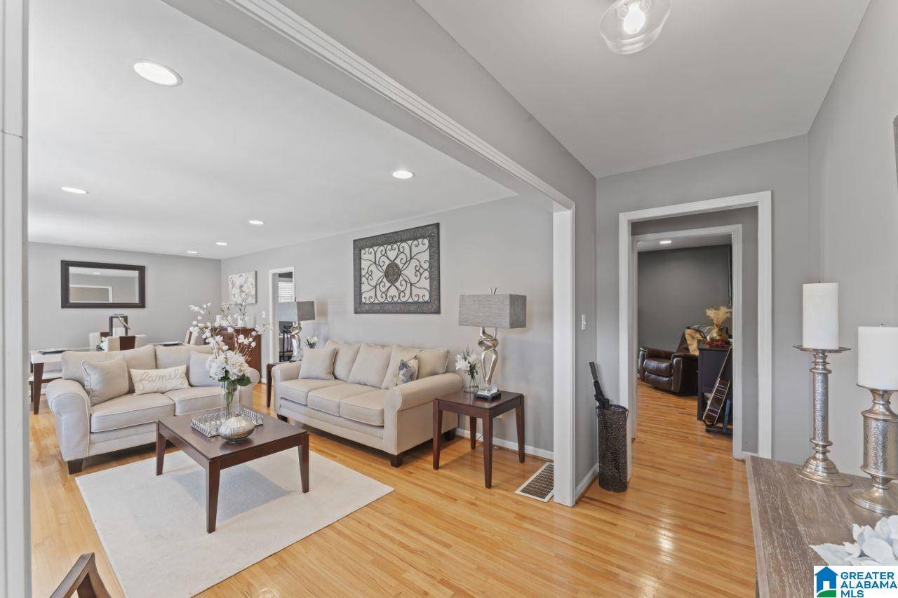 Pleasant Grove, AL 35127,812 9TH WAY