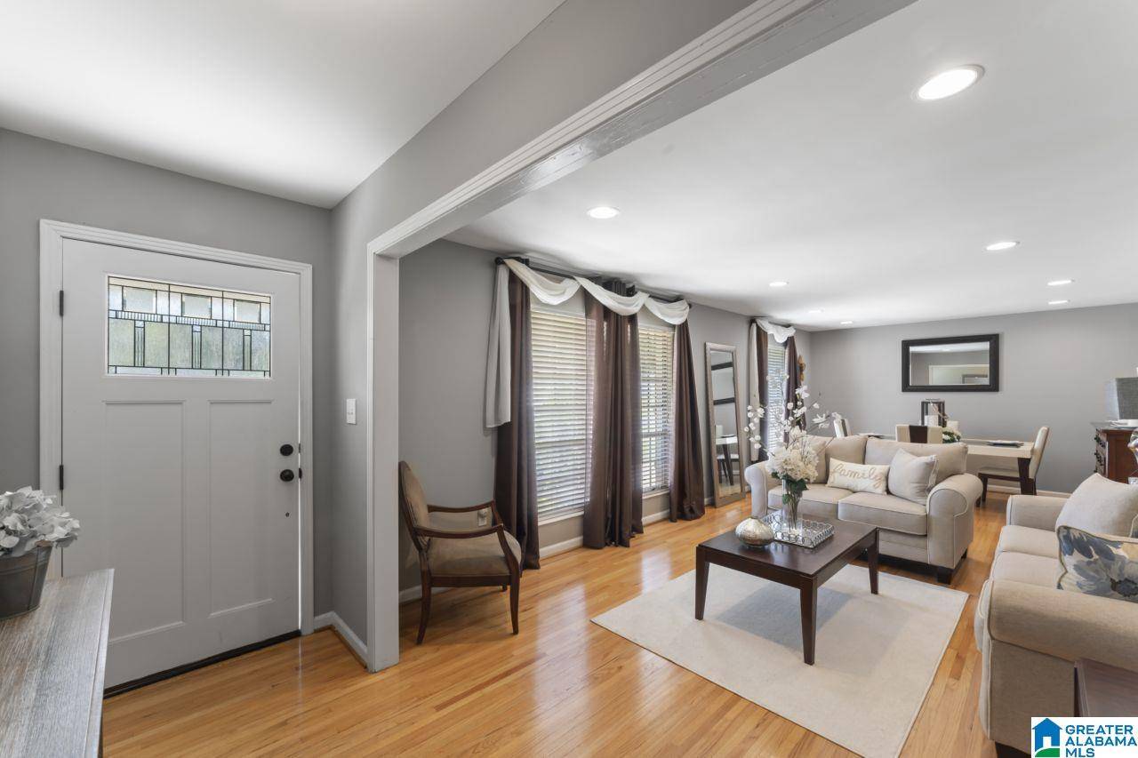 Pleasant Grove, AL 35127,812 9TH WAY