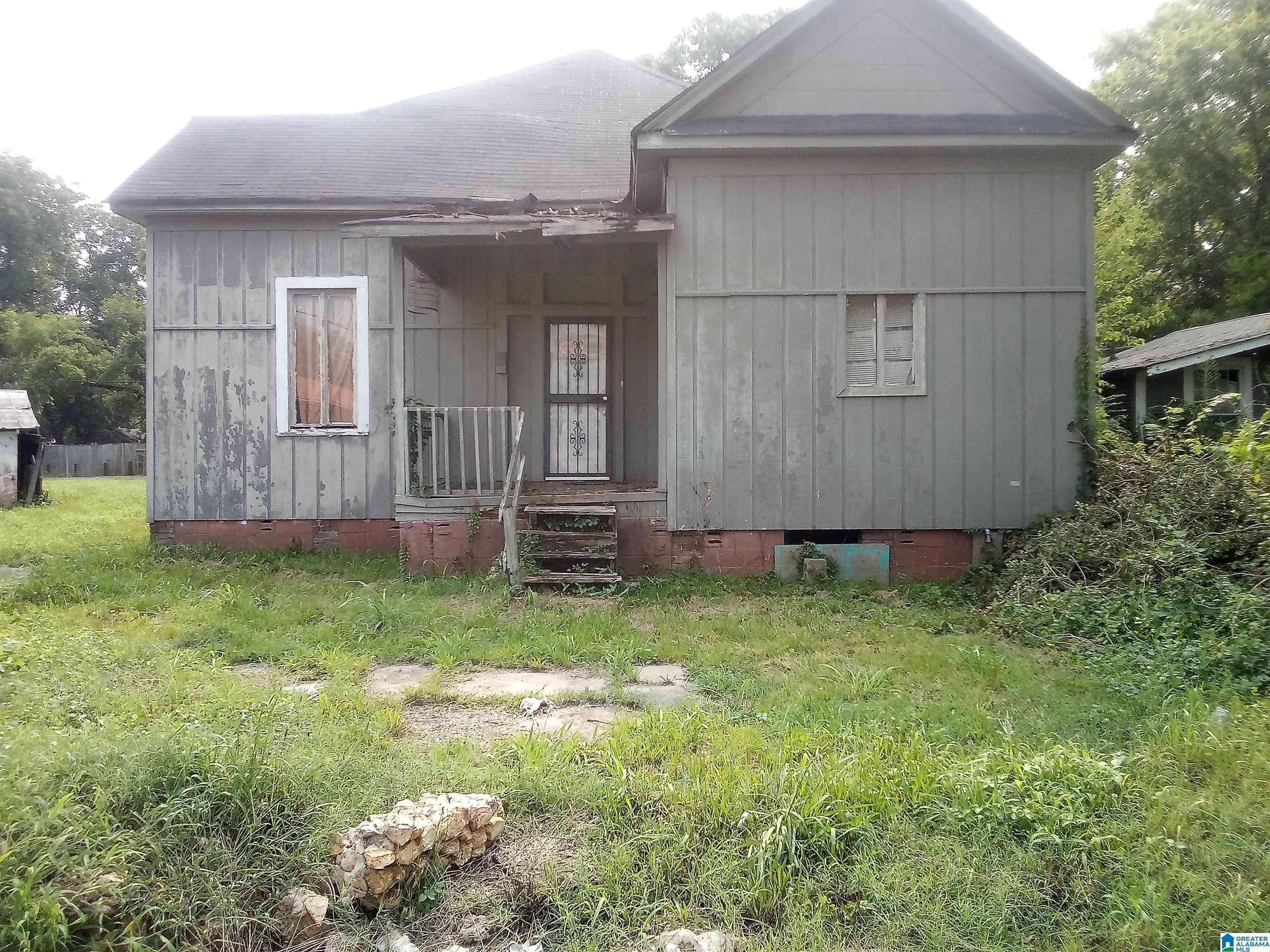 Birmingham, AL 35211,801 SW 27TH STREET