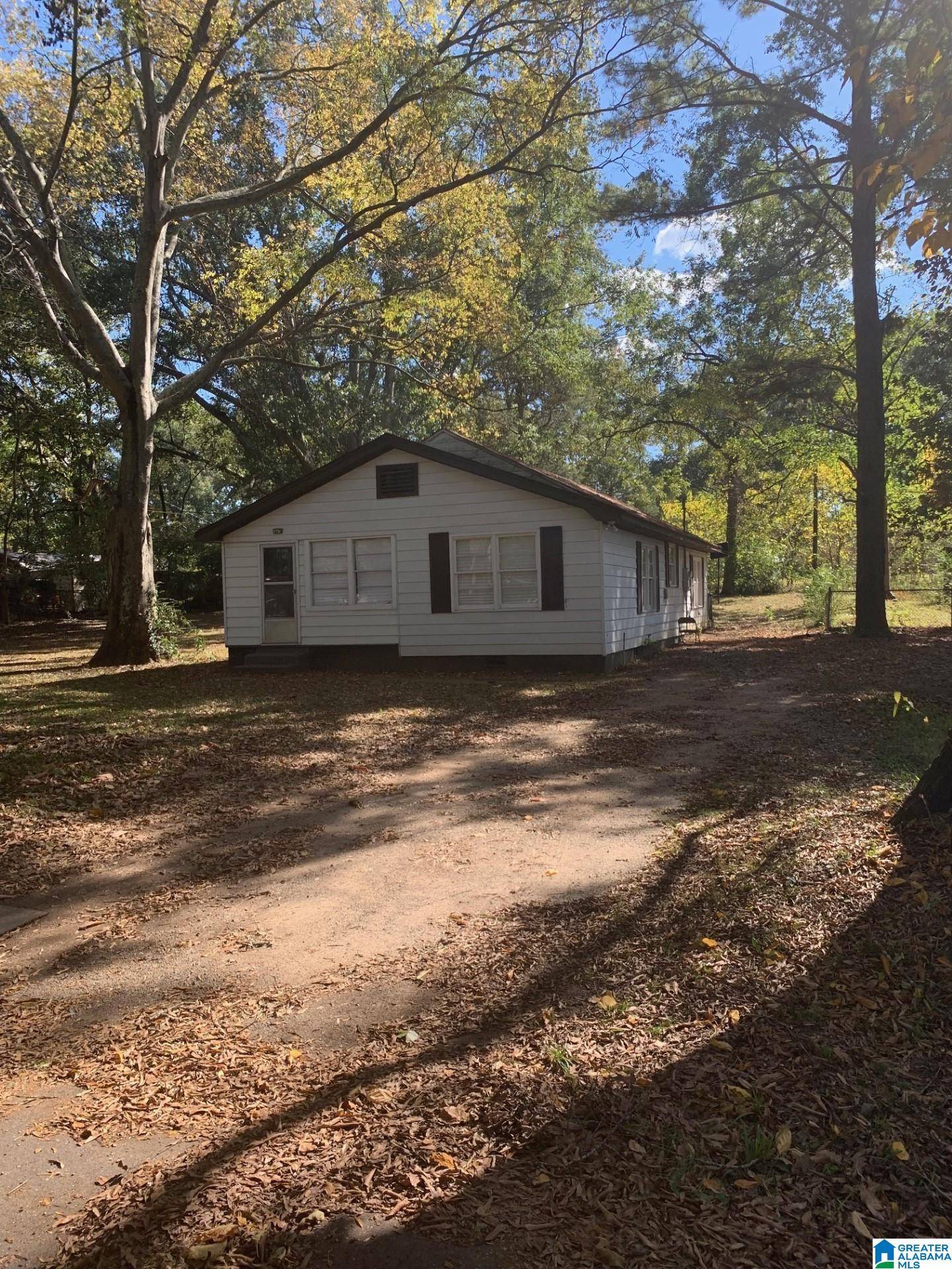 Bessemer, AL 35023,207 GWIN AVENUE