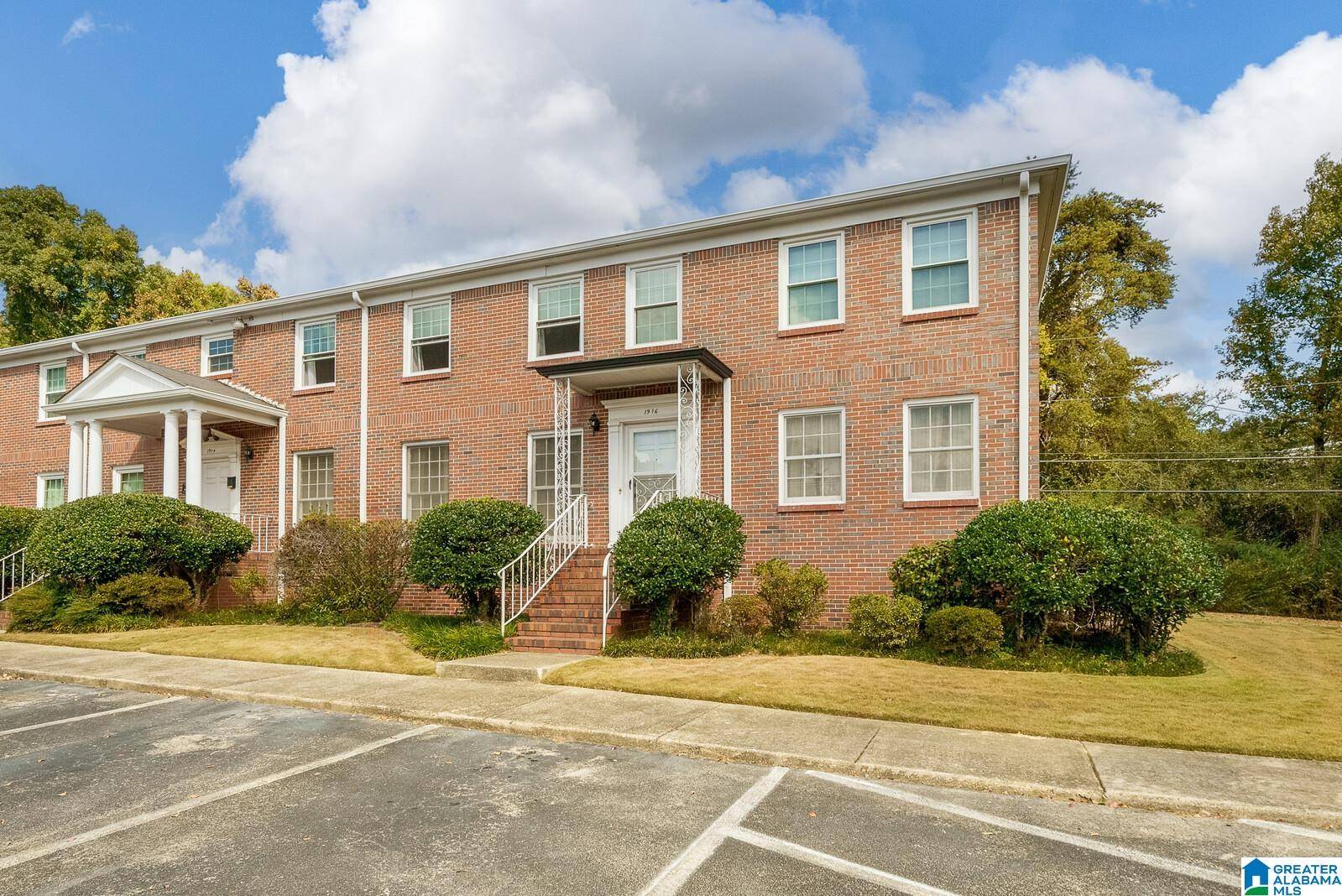 Vestavia Hills, AL 35216,1916 LAUREL ROAD #1916