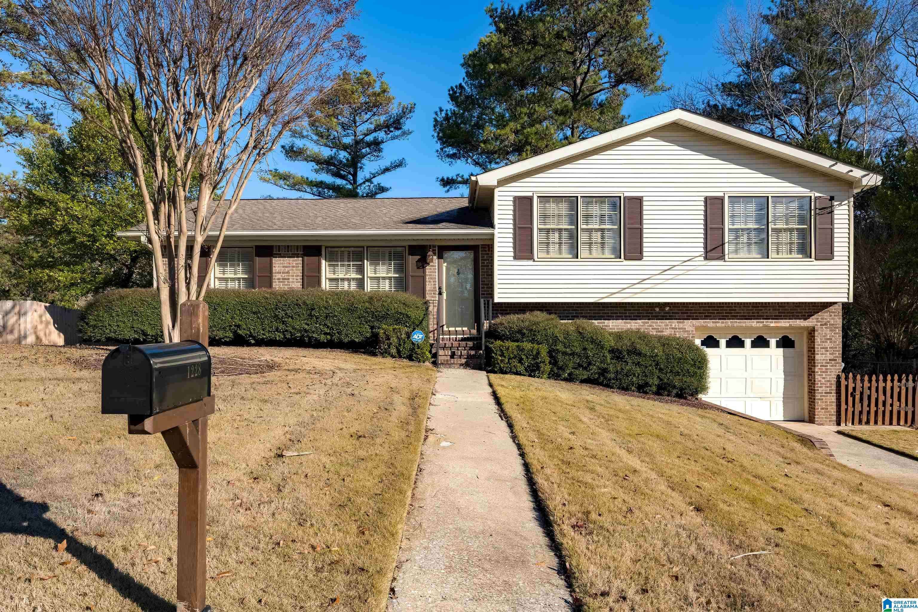 Birmingham, AL 35213,1228 KRIN AVENUE