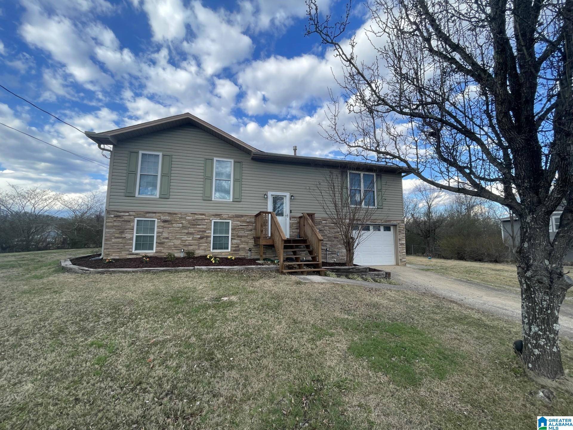 Trussville, AL 35173,107 TWIN LAKES ROAD