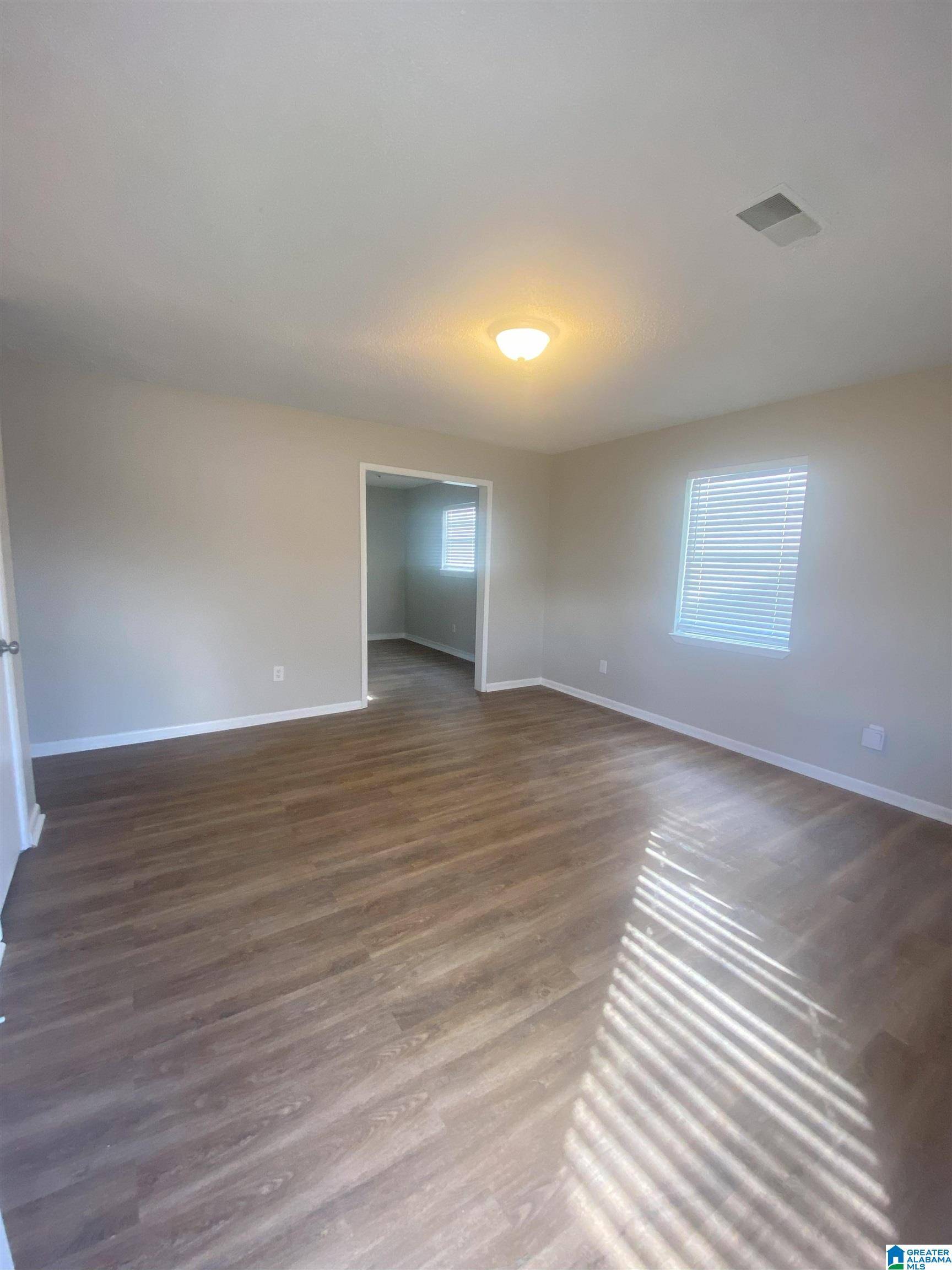 Bessemer, AL 35020,512 BREWER DRIVE