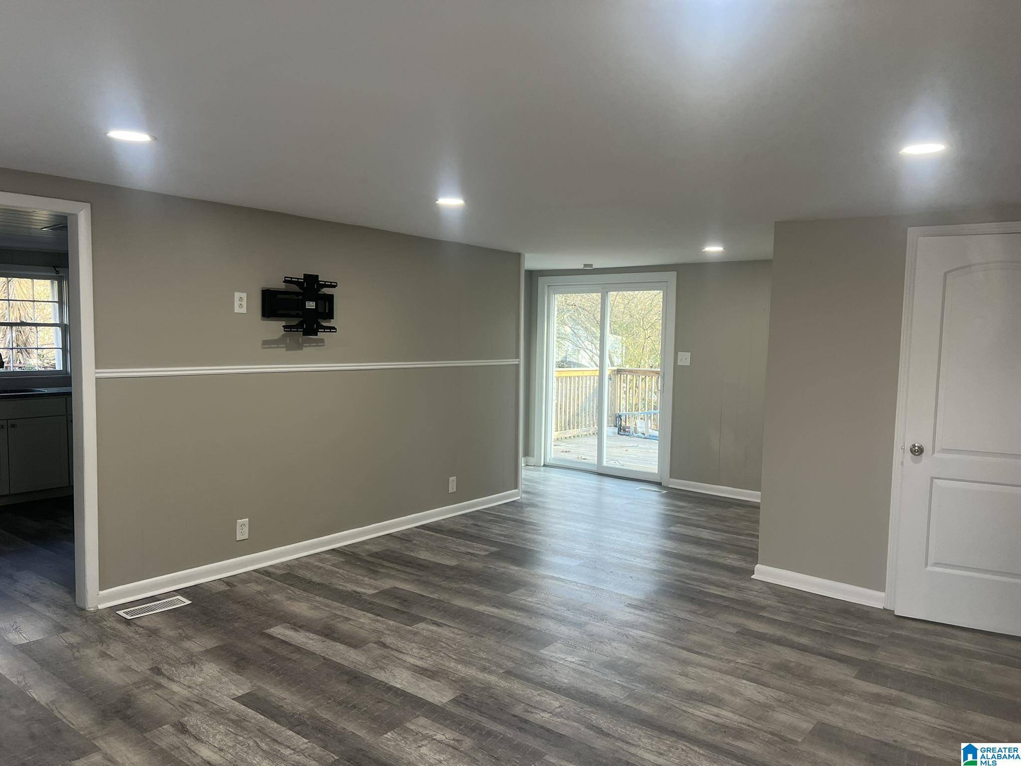 Pleasant Grove, AL 35127,305 9TH STREET