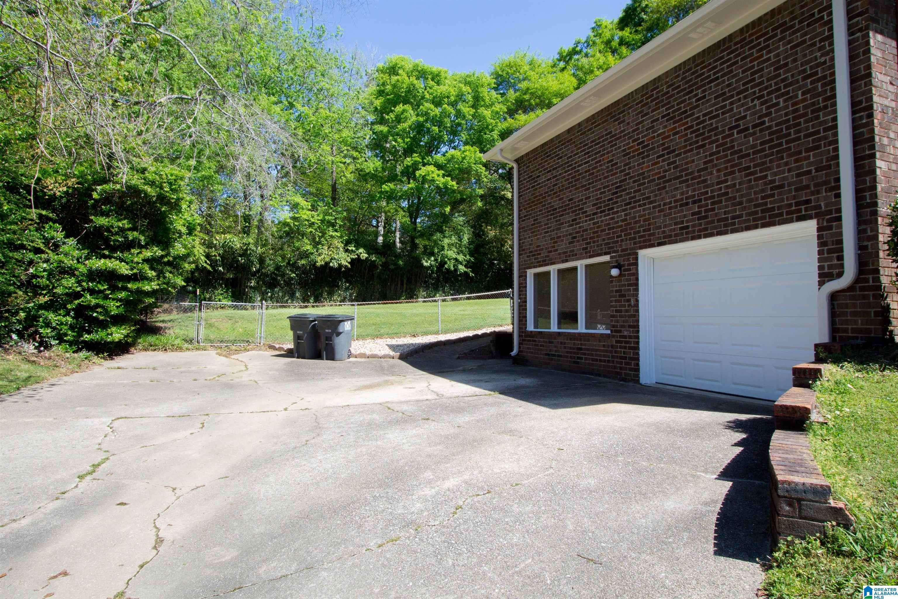 Hoover, AL 35216,2048 SHEBIA DRIVE