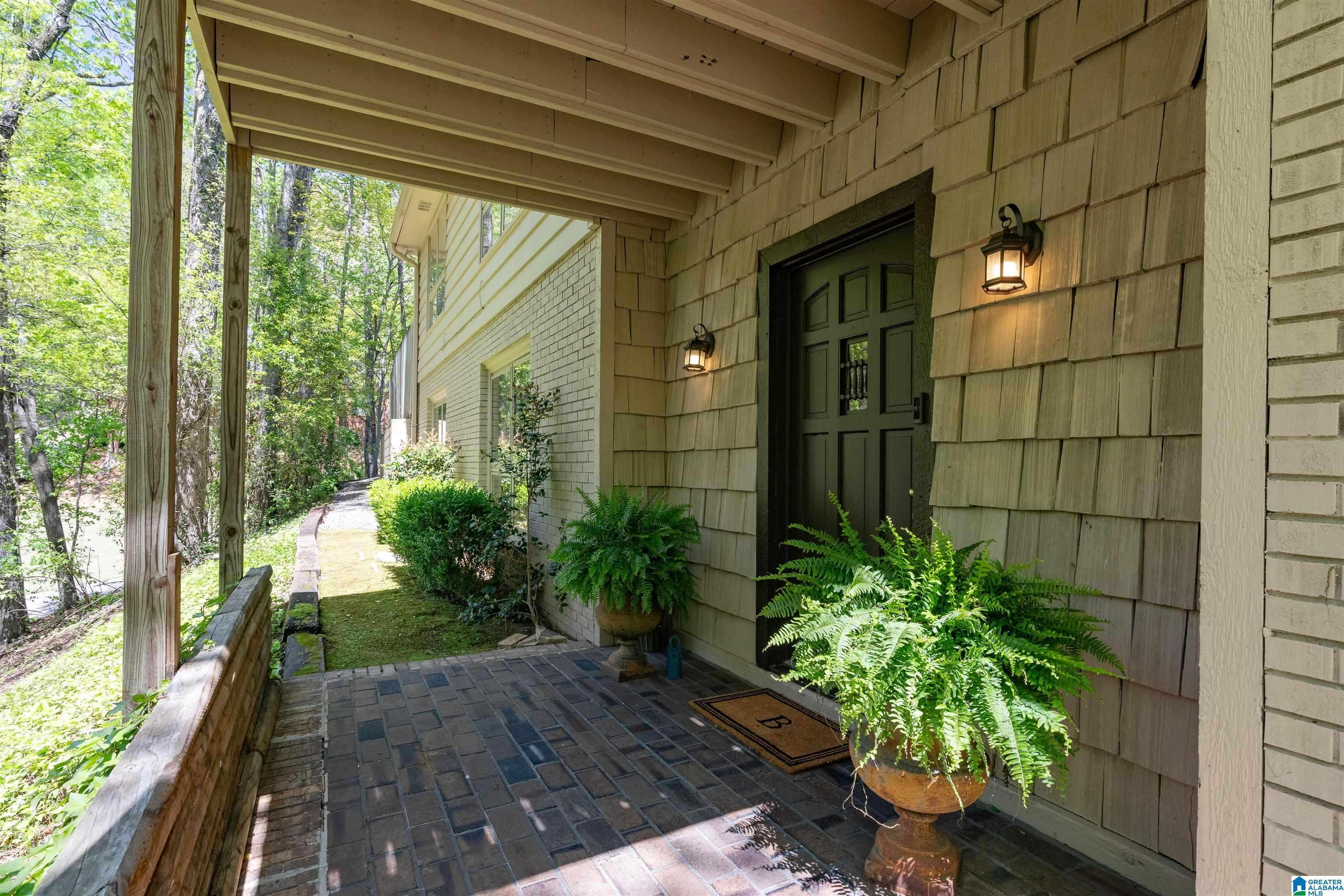 Mountain Brook, AL 35223,3569 HAMPSHIRE DRIVE