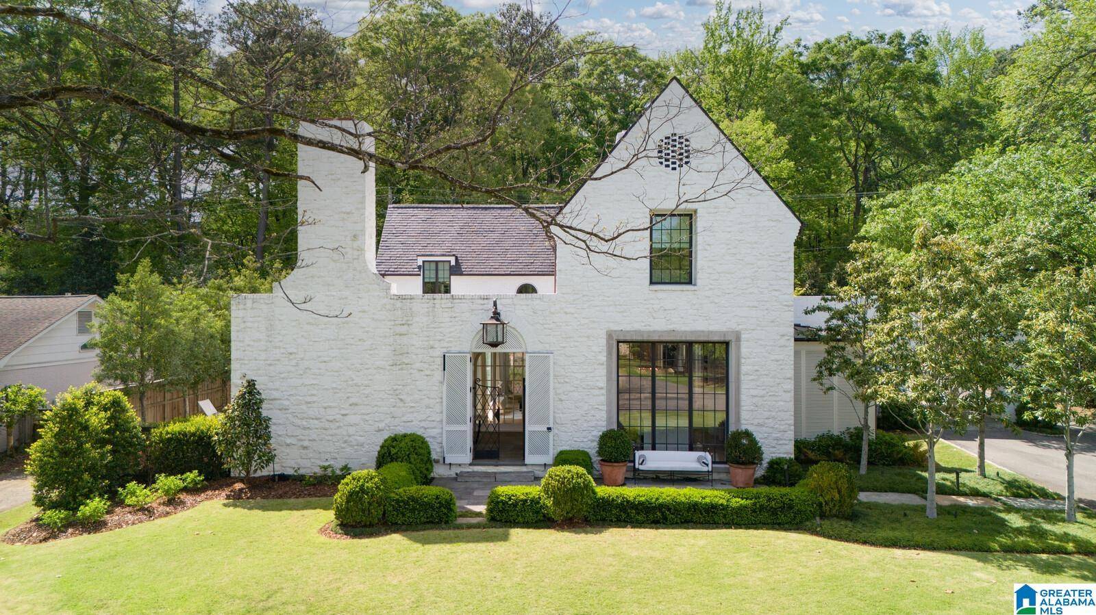 Mountain Brook, AL 35223,2308 COUNTRY CLUB PLACE