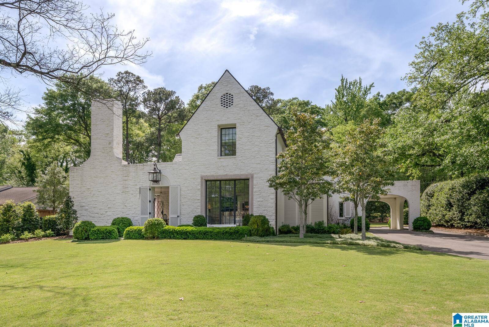 Mountain Brook, AL 35223,2308 COUNTRY CLUB PLACE