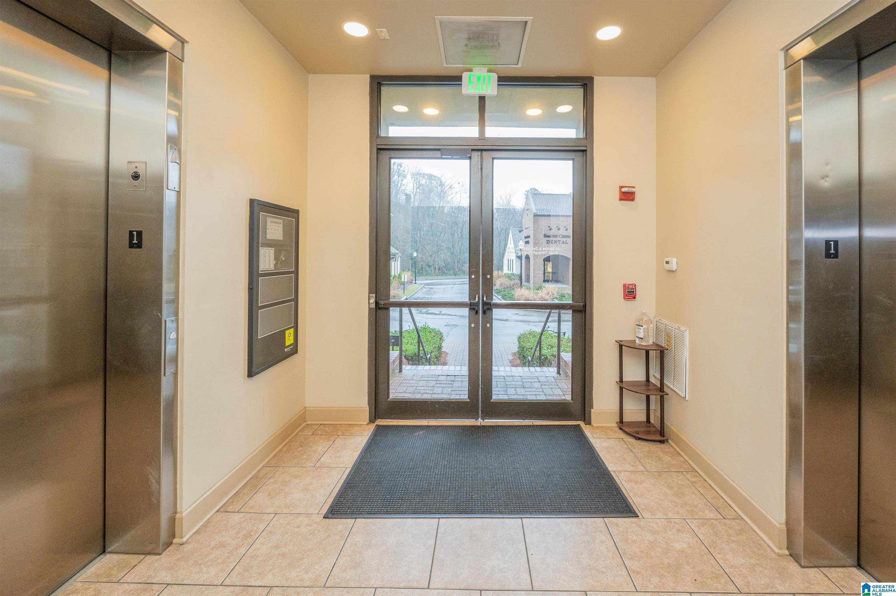 Homewood, AL 35209,1040 BROADWAY PARK #205