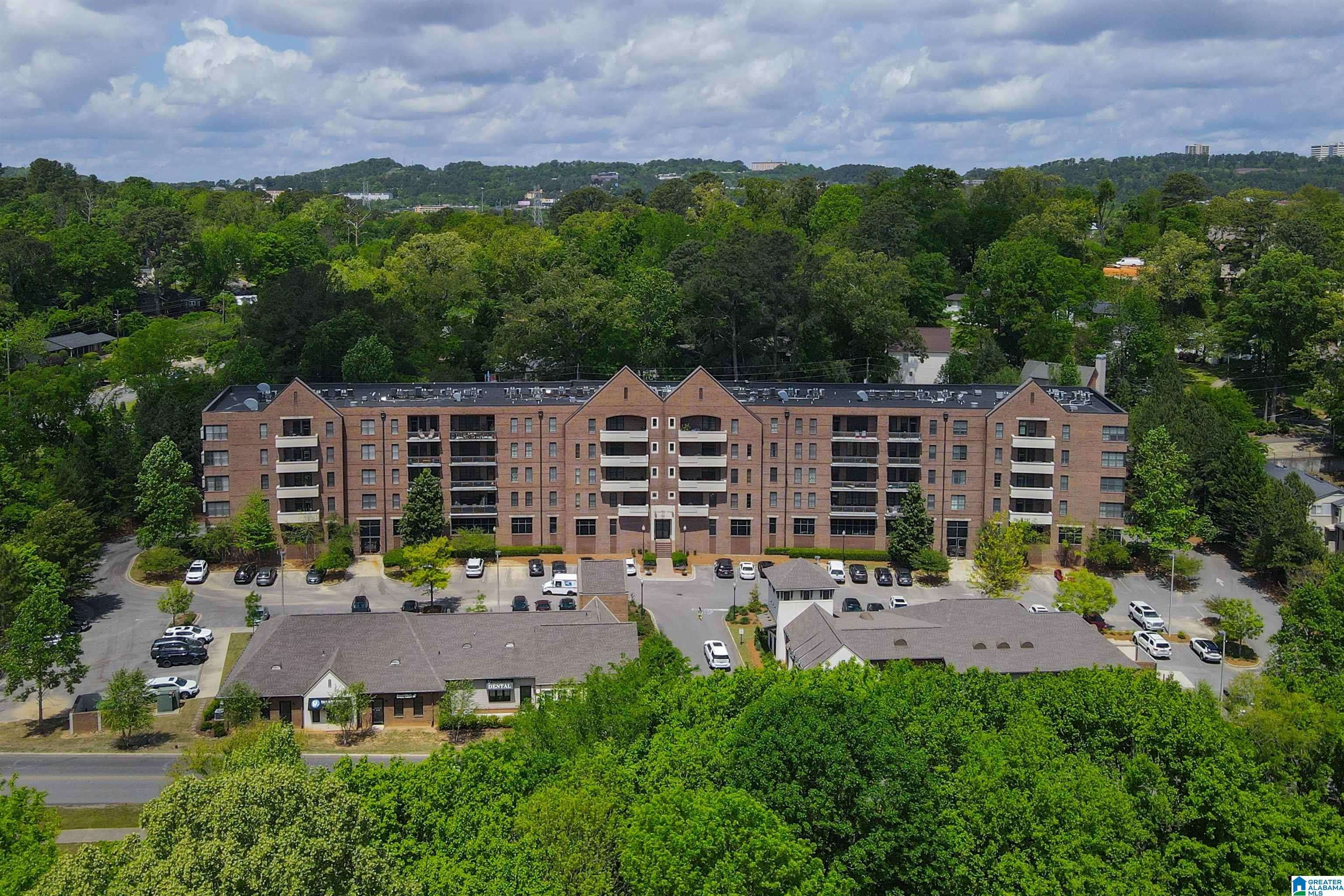 Homewood, AL 35209,1040 BROADWAY PARK #205