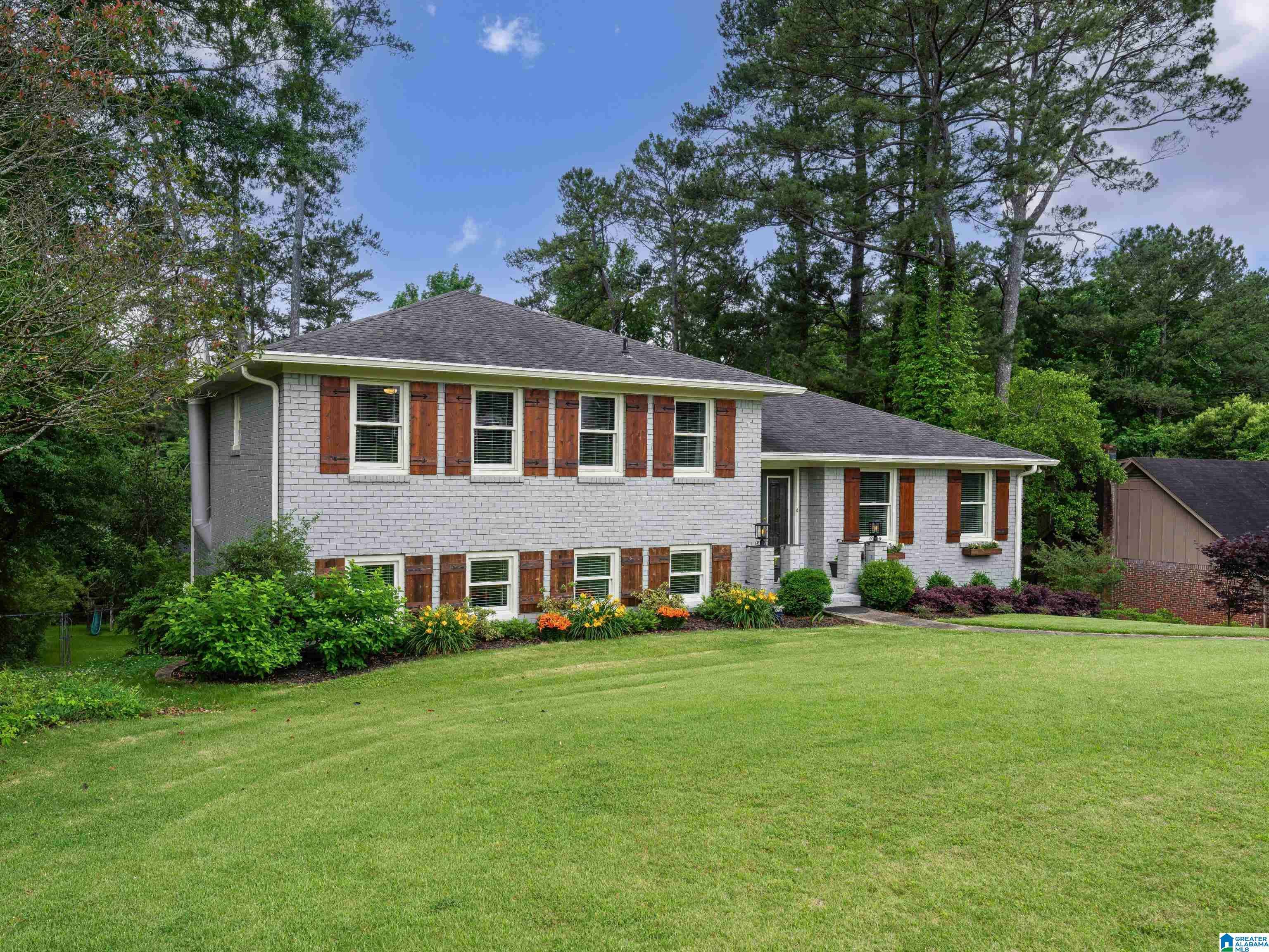 Vestavia Hills, AL 35216,3328 WISTERIA DRIVE