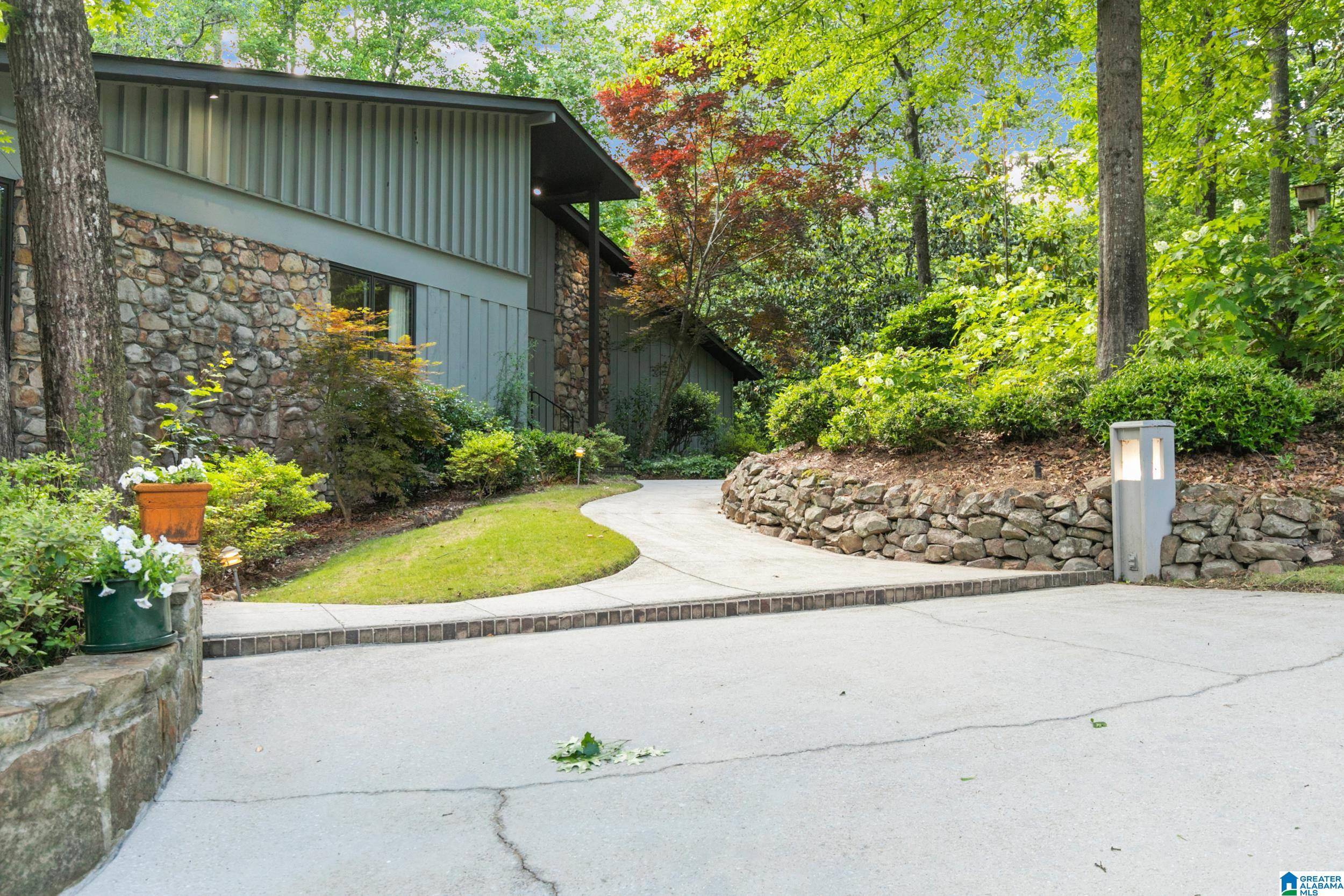 Mountain Brook, AL 35223,3982 SPRING VALLEY ROAD