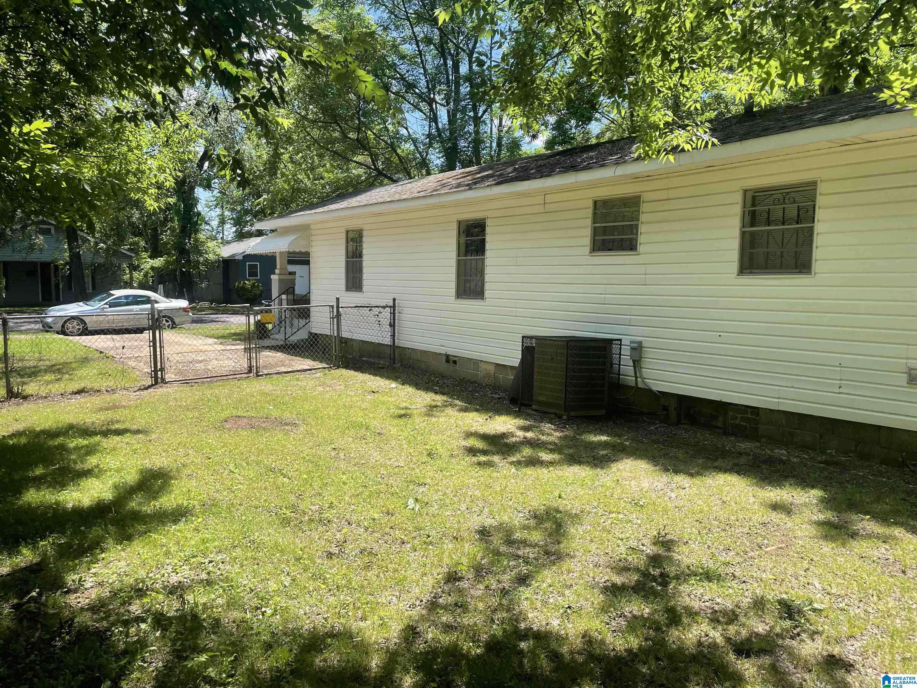 Birmingham, AL 35208,1322 W 1ST AVENUE