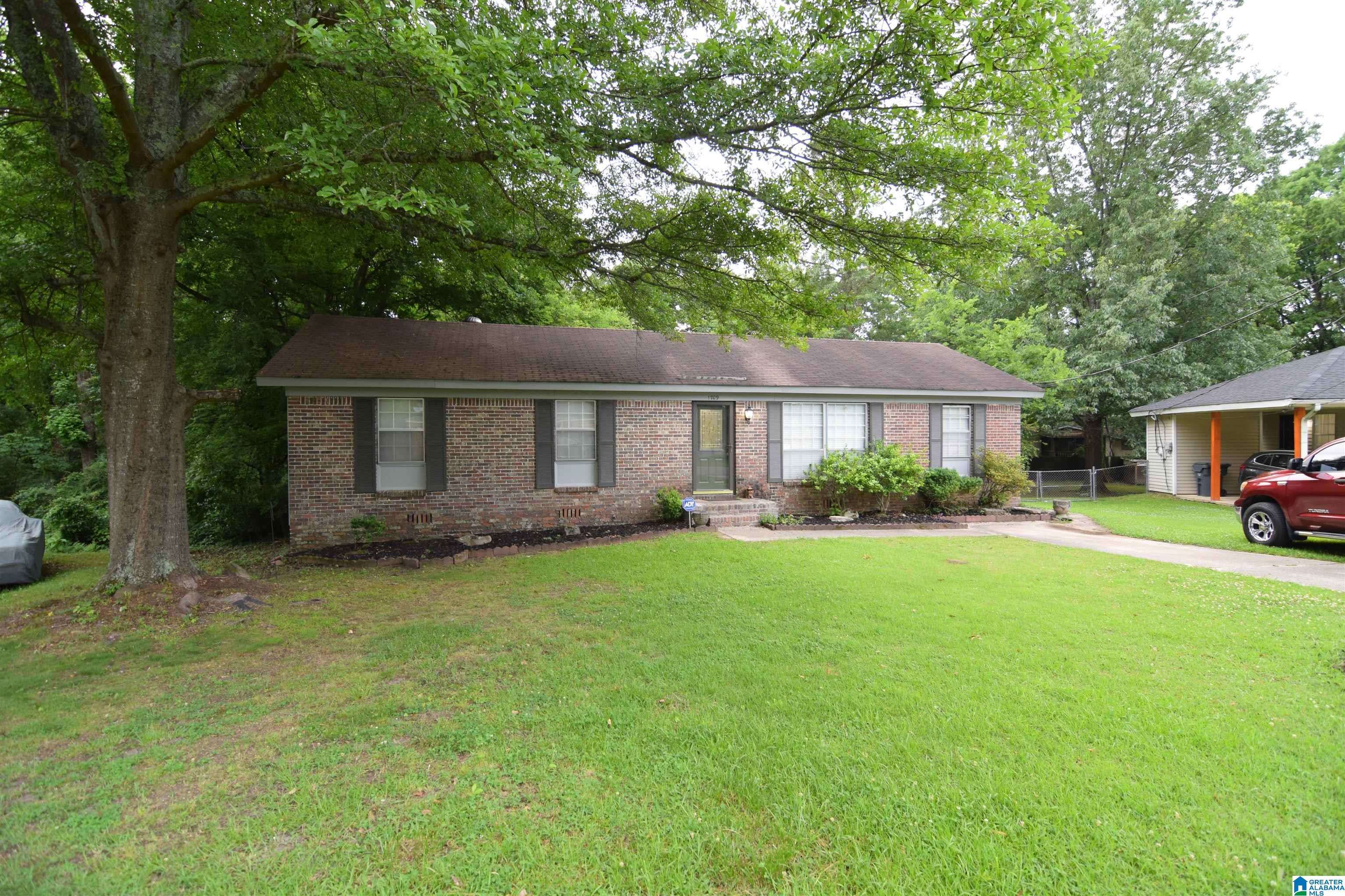 Center Point, AL 35215,1709 5TH WAY NW