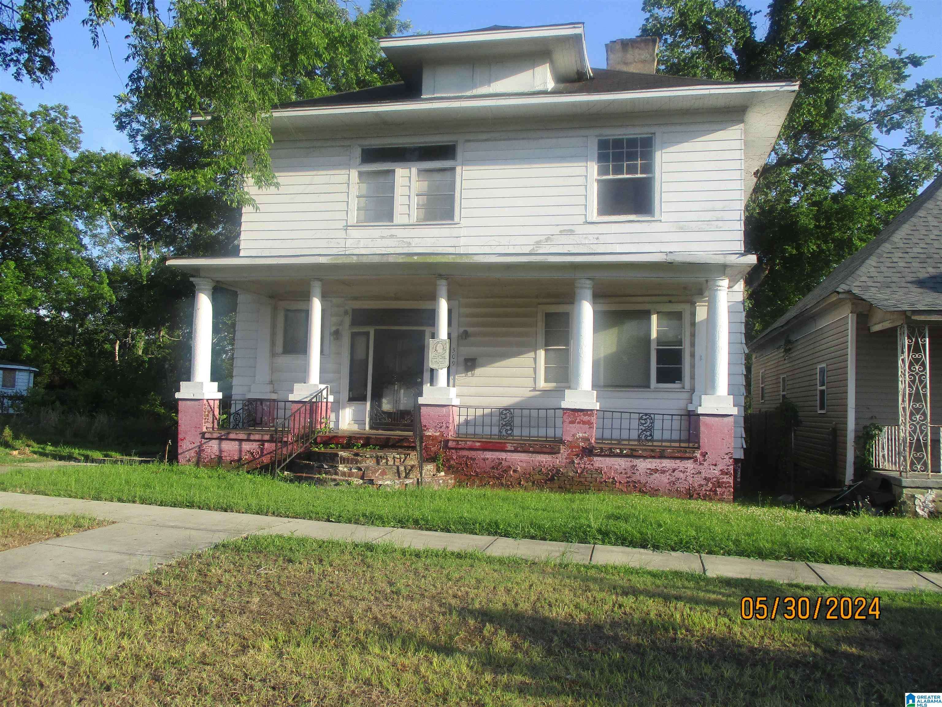 Birmingham, AL 35204,309 4TH TERRACE N