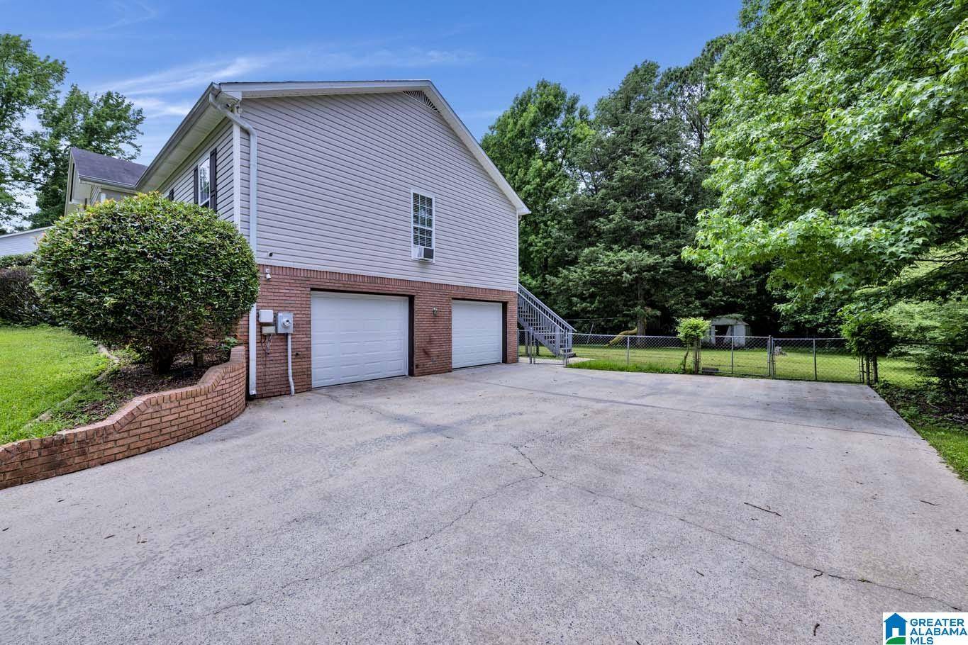 Birmingham, AL 35215,1828 HILLCREST ROAD NE