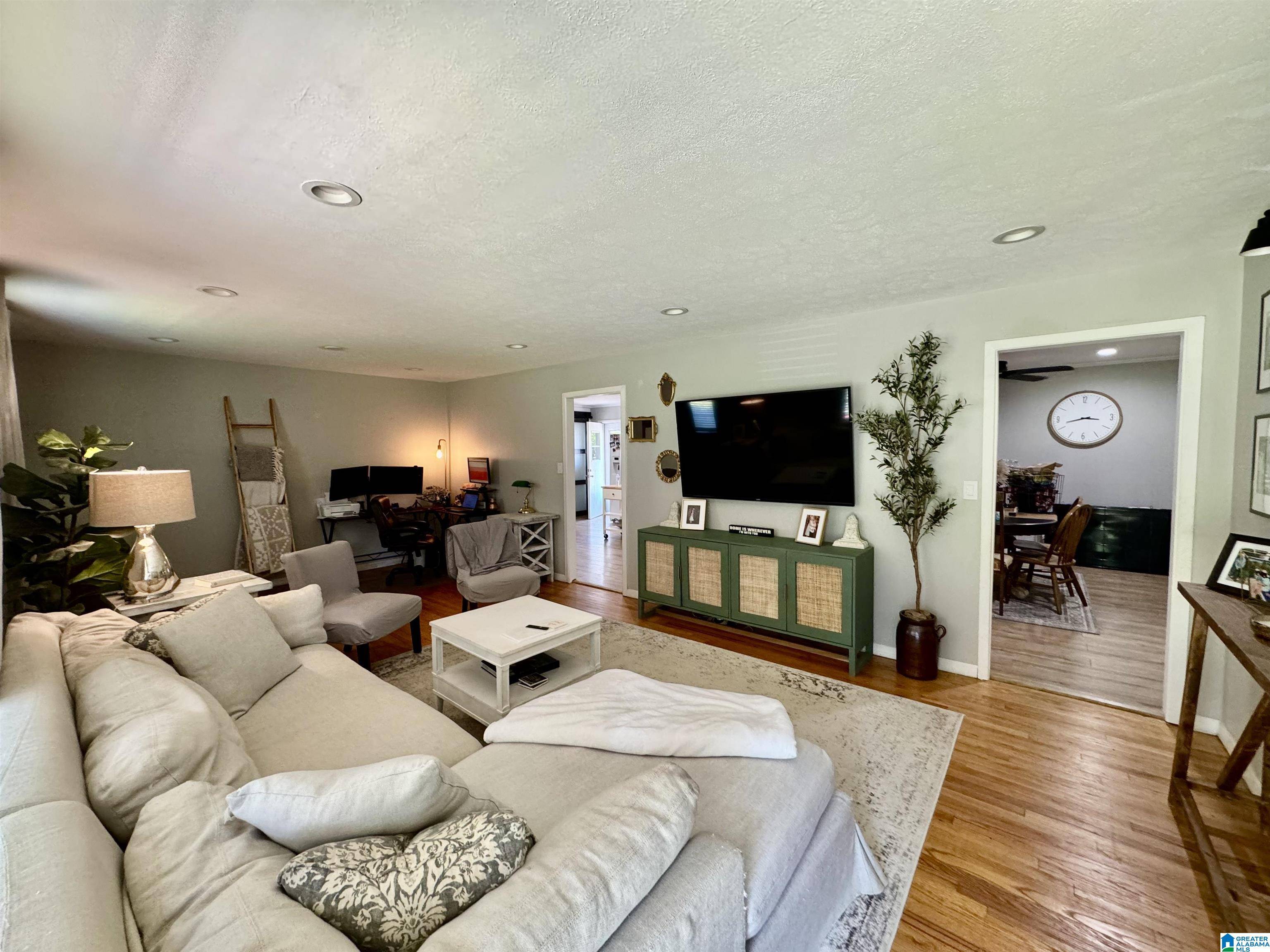 Gardendale, AL 35071,609 ORIOLE DRIVE