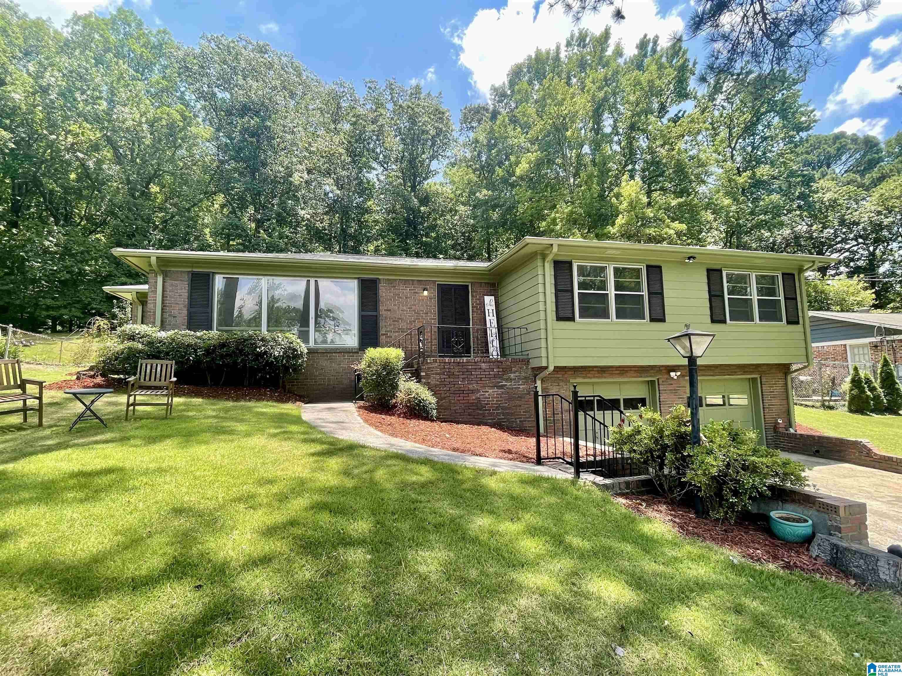 Homewood, AL 35226,913 DELCRIS DRIVE