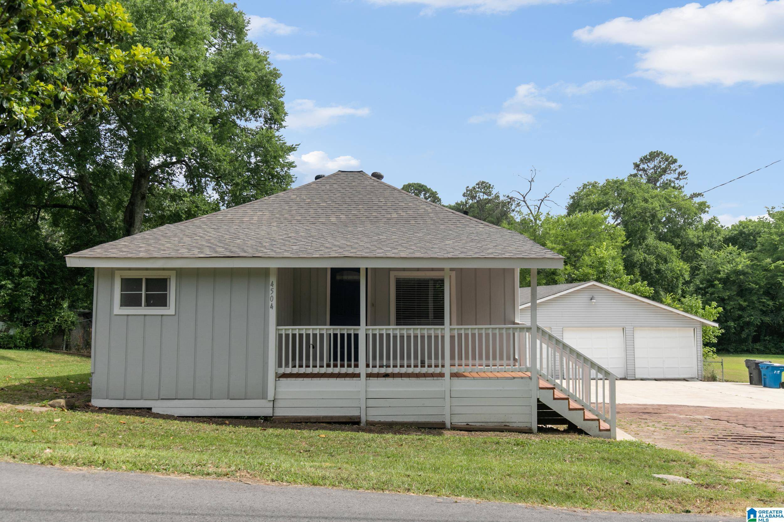 Mulga, AL 35118,4504 MIDDLE STREET
