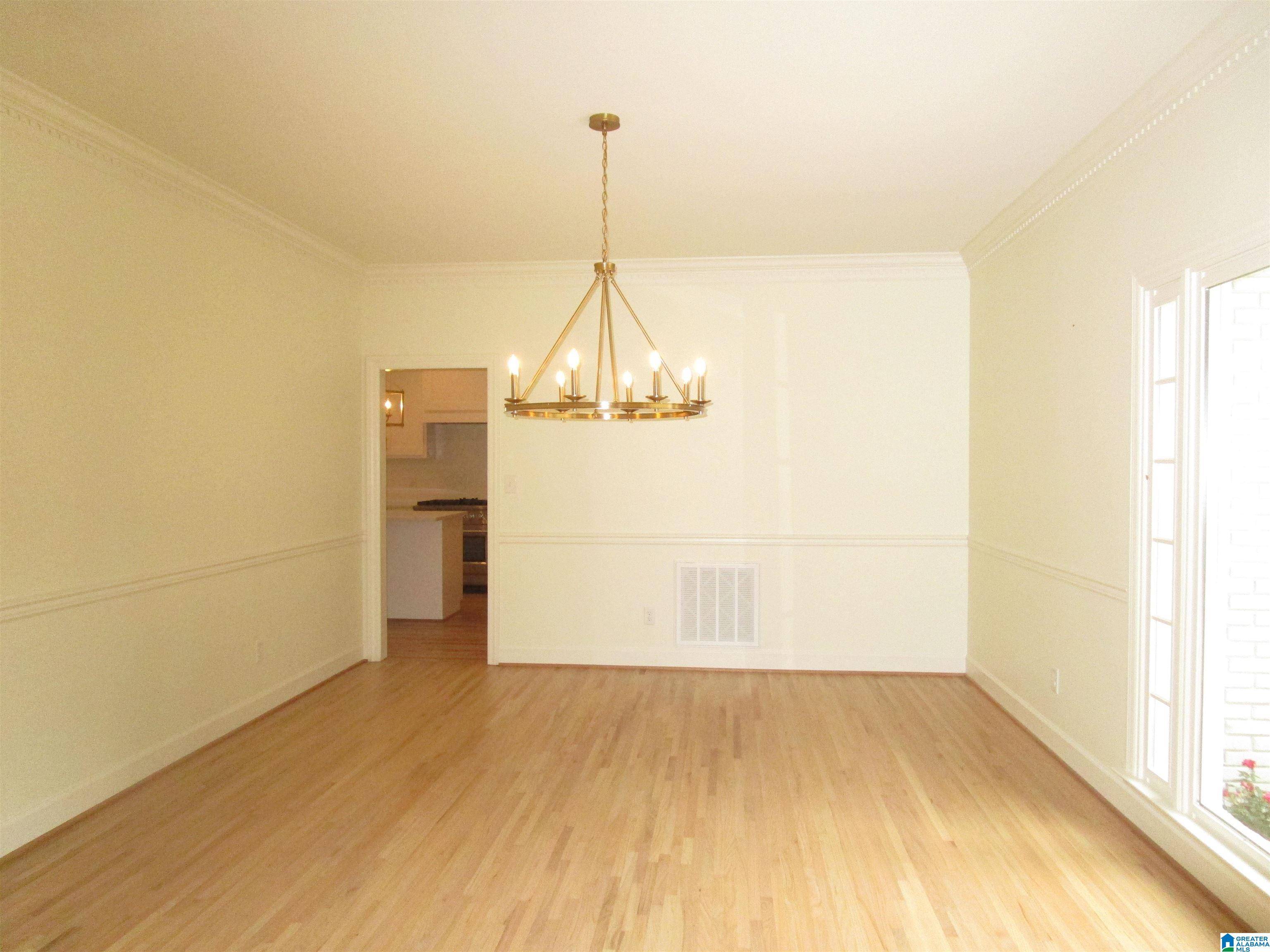 Vestavia Hills, AL 35216,1725 CROSSWOOD LANE