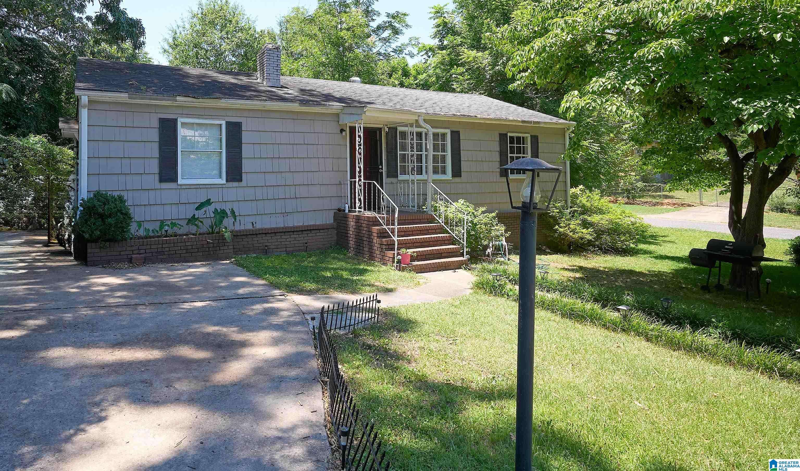 Midfield, AL 35228,215 1ST AVENUE