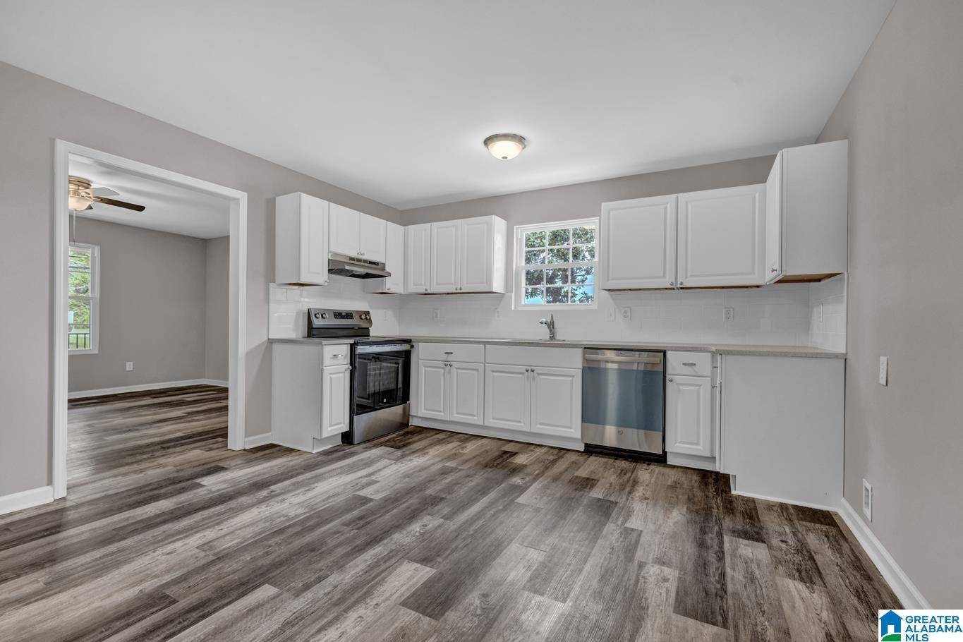 Warrior, AL 35180,605 HIGHWAY 31 S