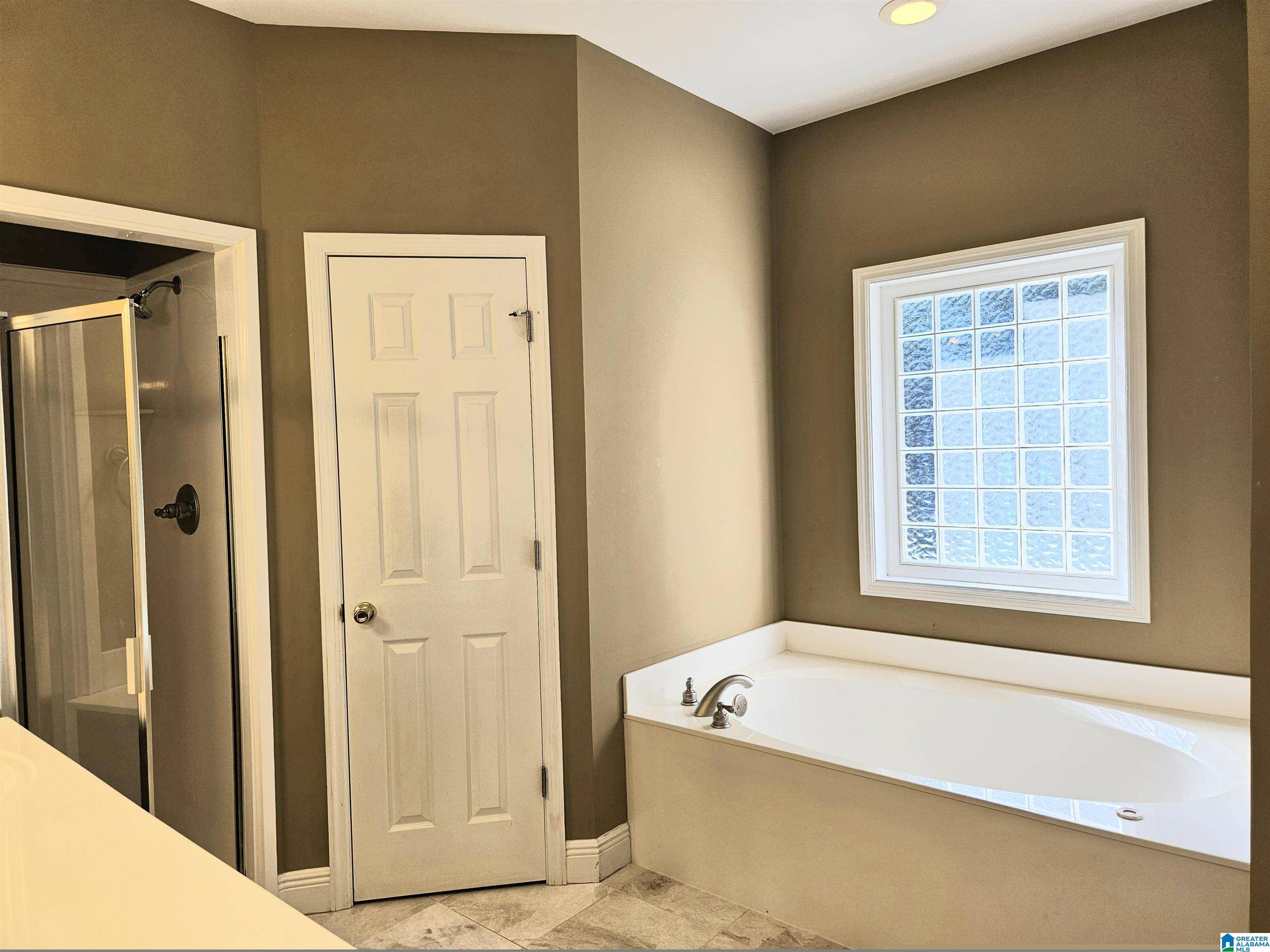 Sylacauga, AL 35151,97 PEBBLE POINT