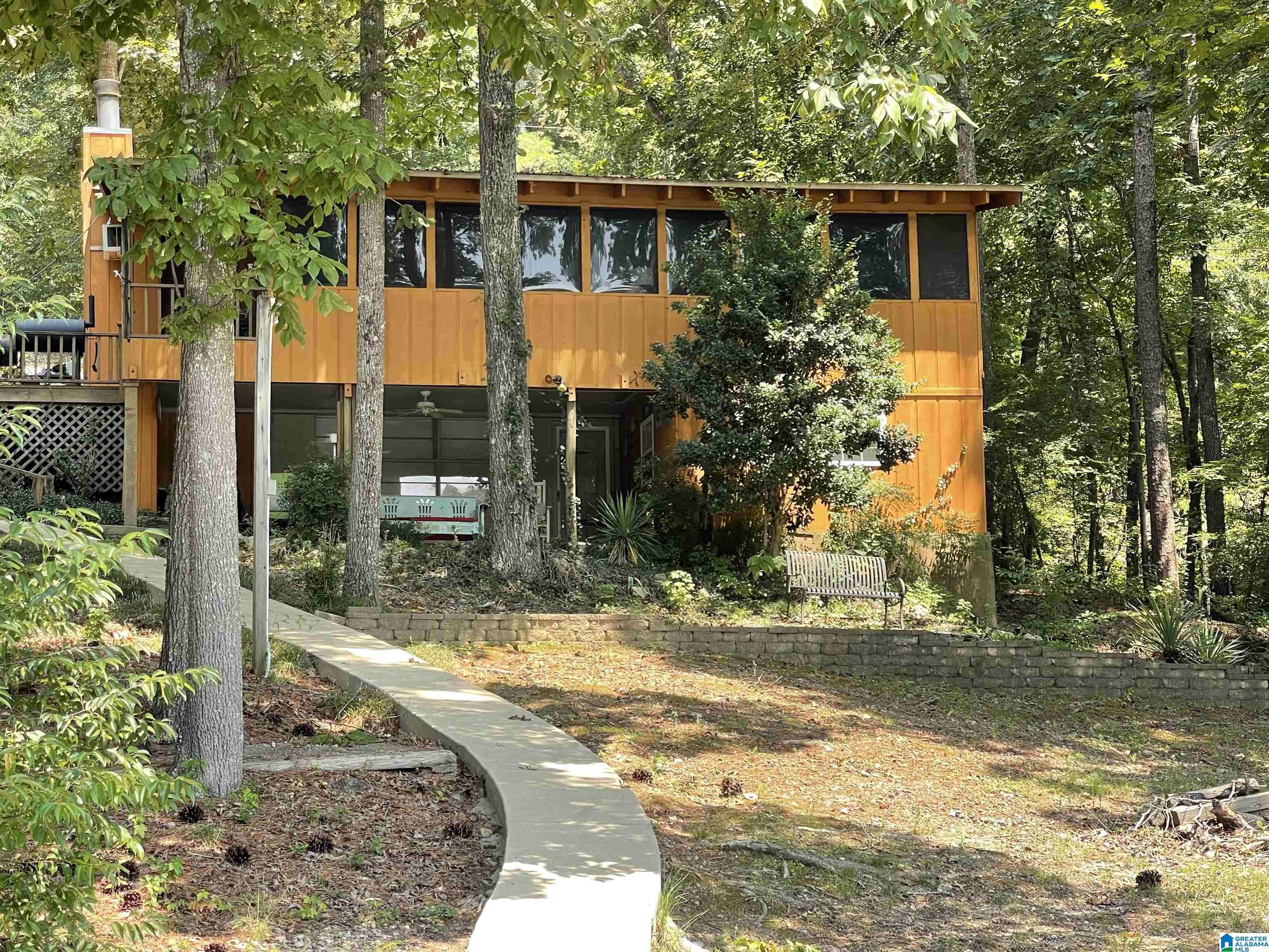 Talladega, AL 35160,805 N LAKESHORE DRIVE