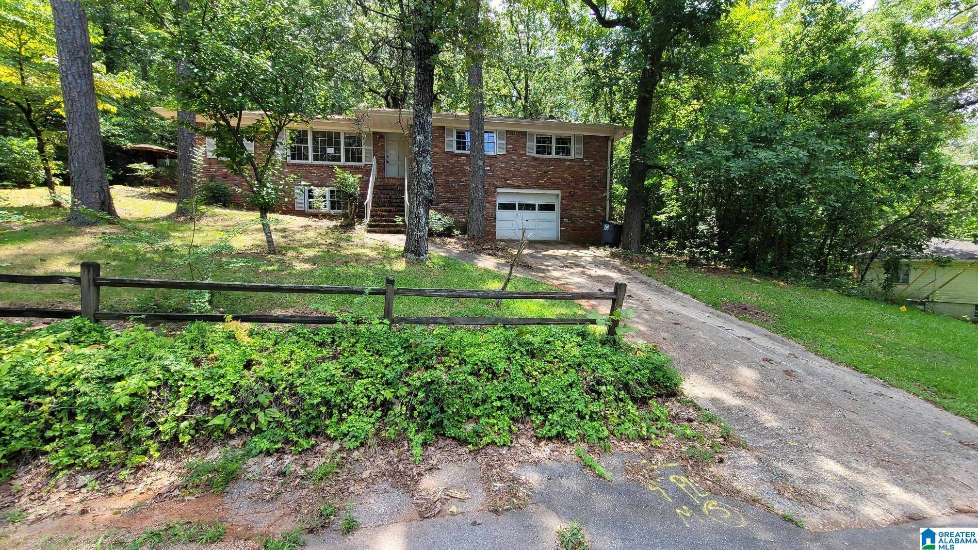 Hueytown, AL 35023,237 MIMOSA DRIVE