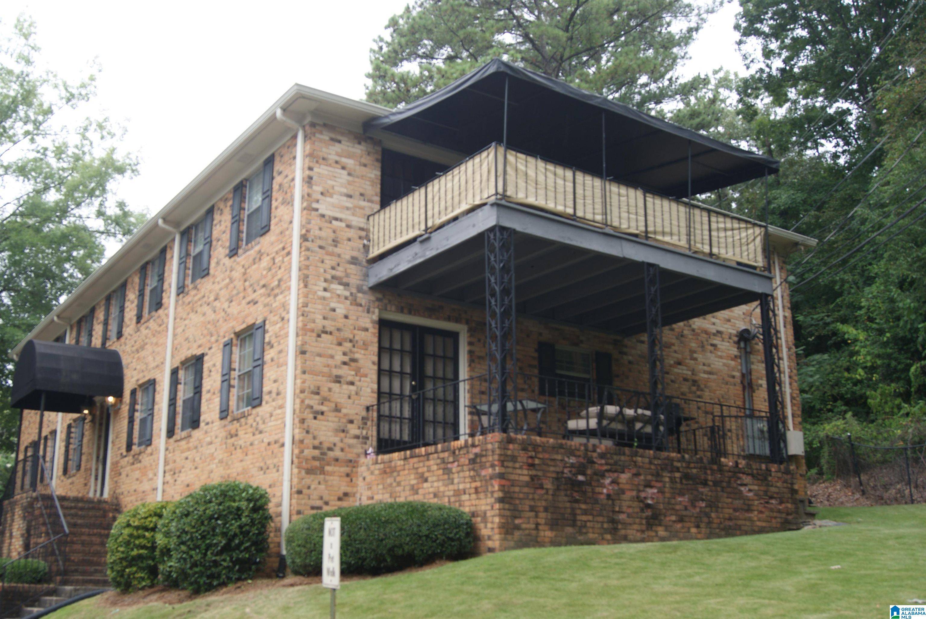 Vestavia Hills, AL 35226,849 VESTAVIA VILLA COURT #C