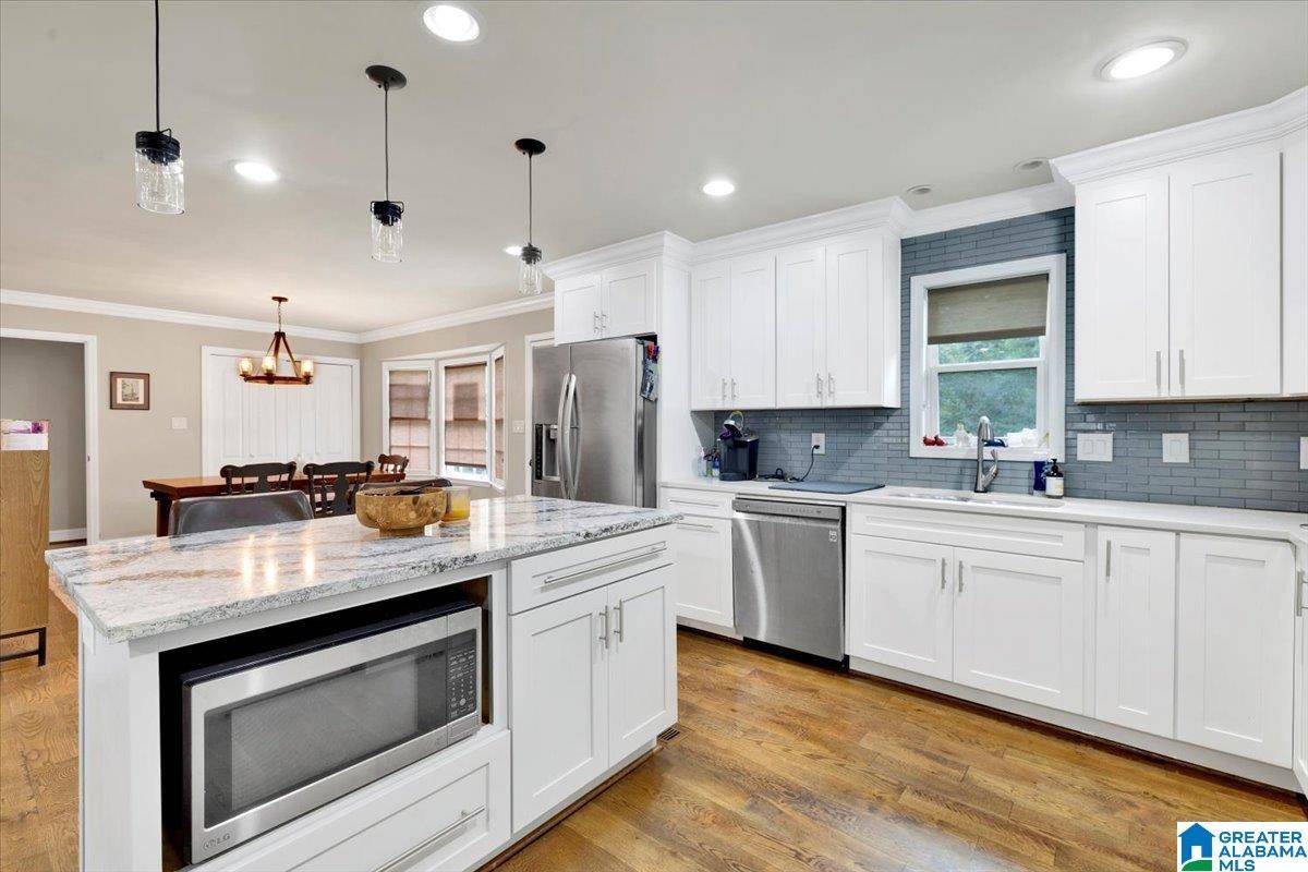 Hoover, AL 35244,409 OAK GLEN LANE
