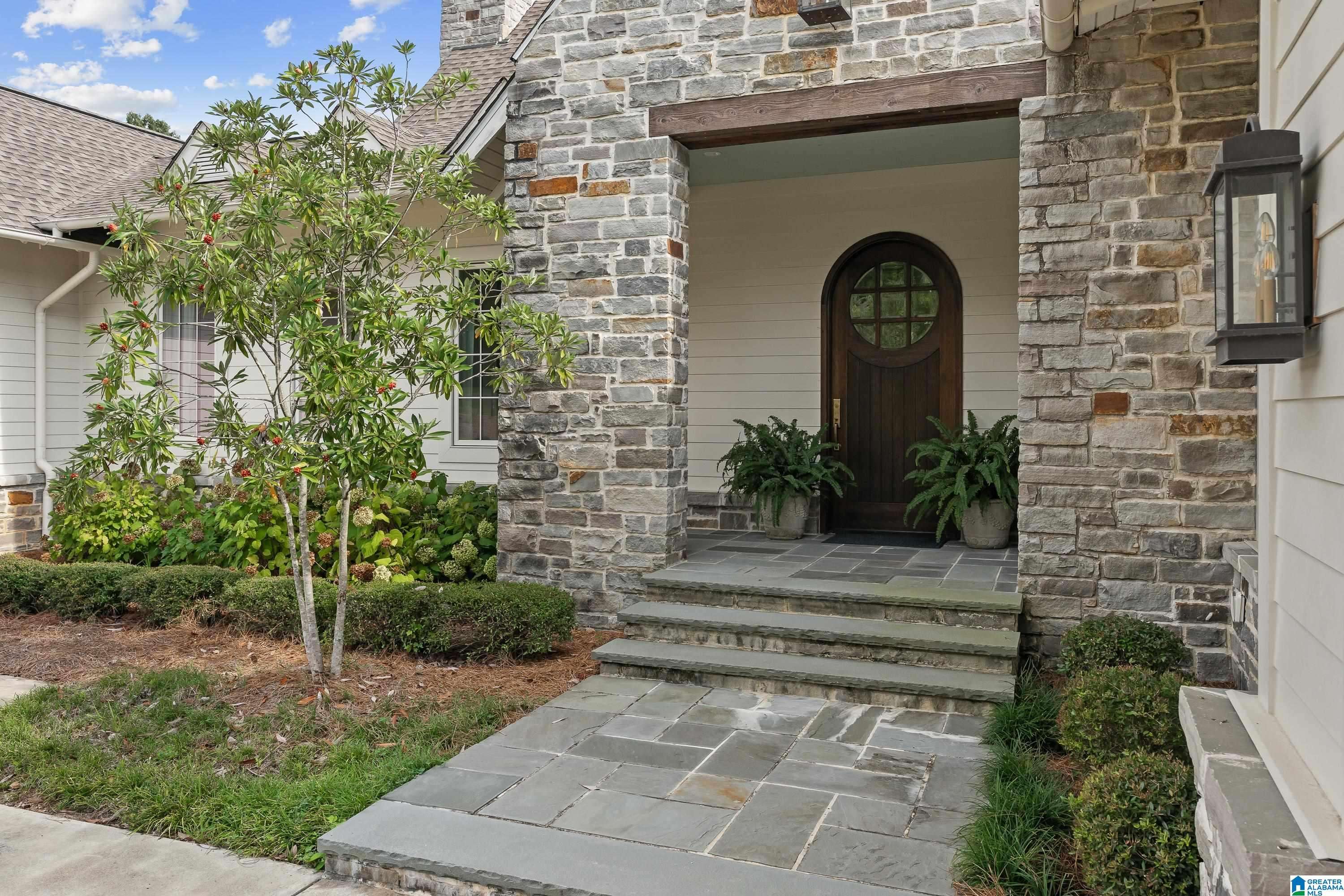 Vestavia Hills, AL 35242,5117 CLUB RIDGE DRIVE W