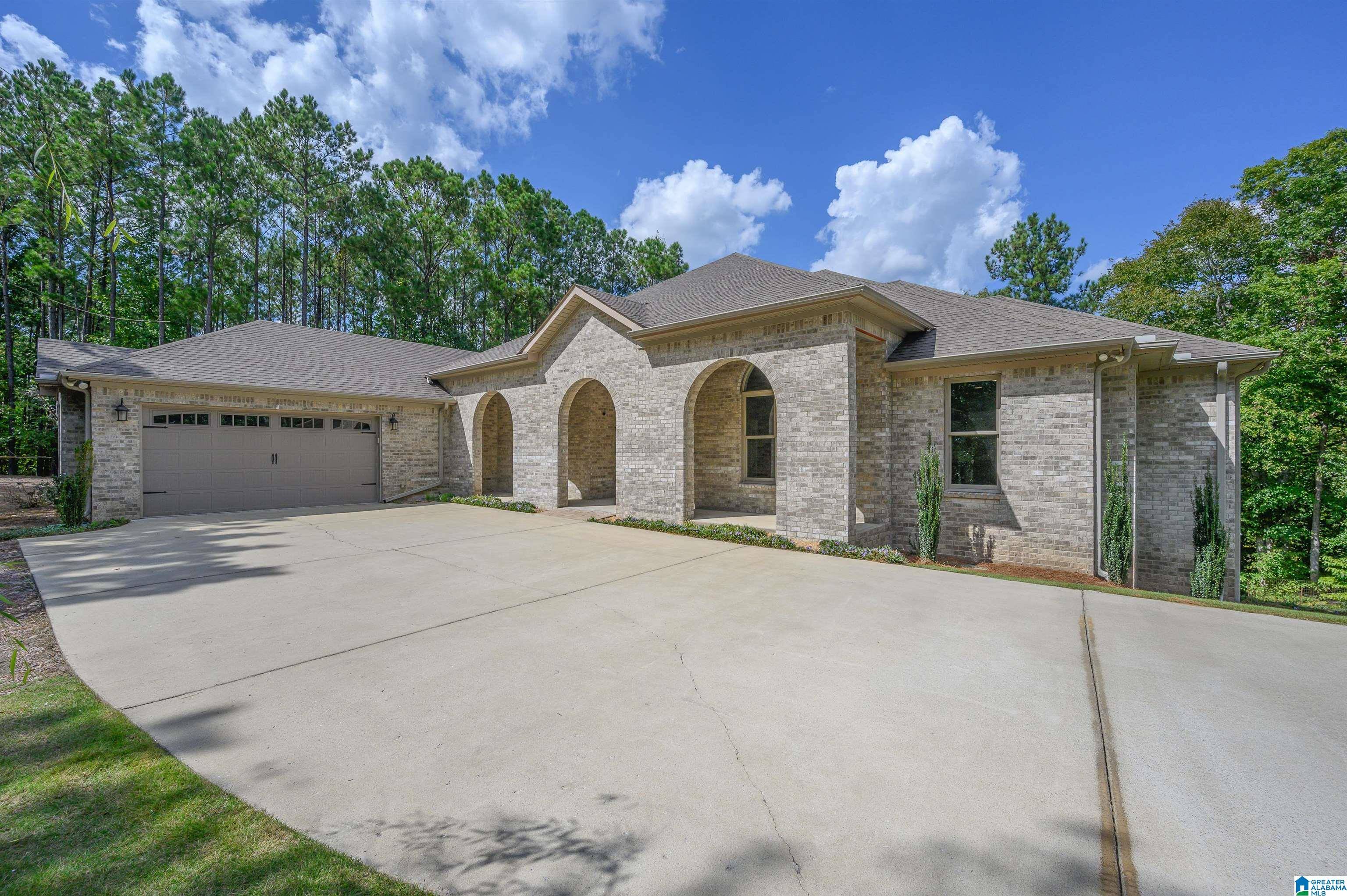 Helena, AL 35080,411 LAKERIDGE DRIVE